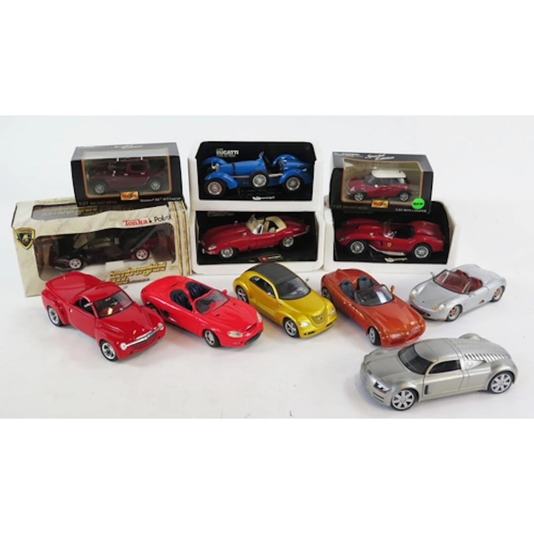 1/18 Scale Model Diecast Group including Maisto, Burago and ...