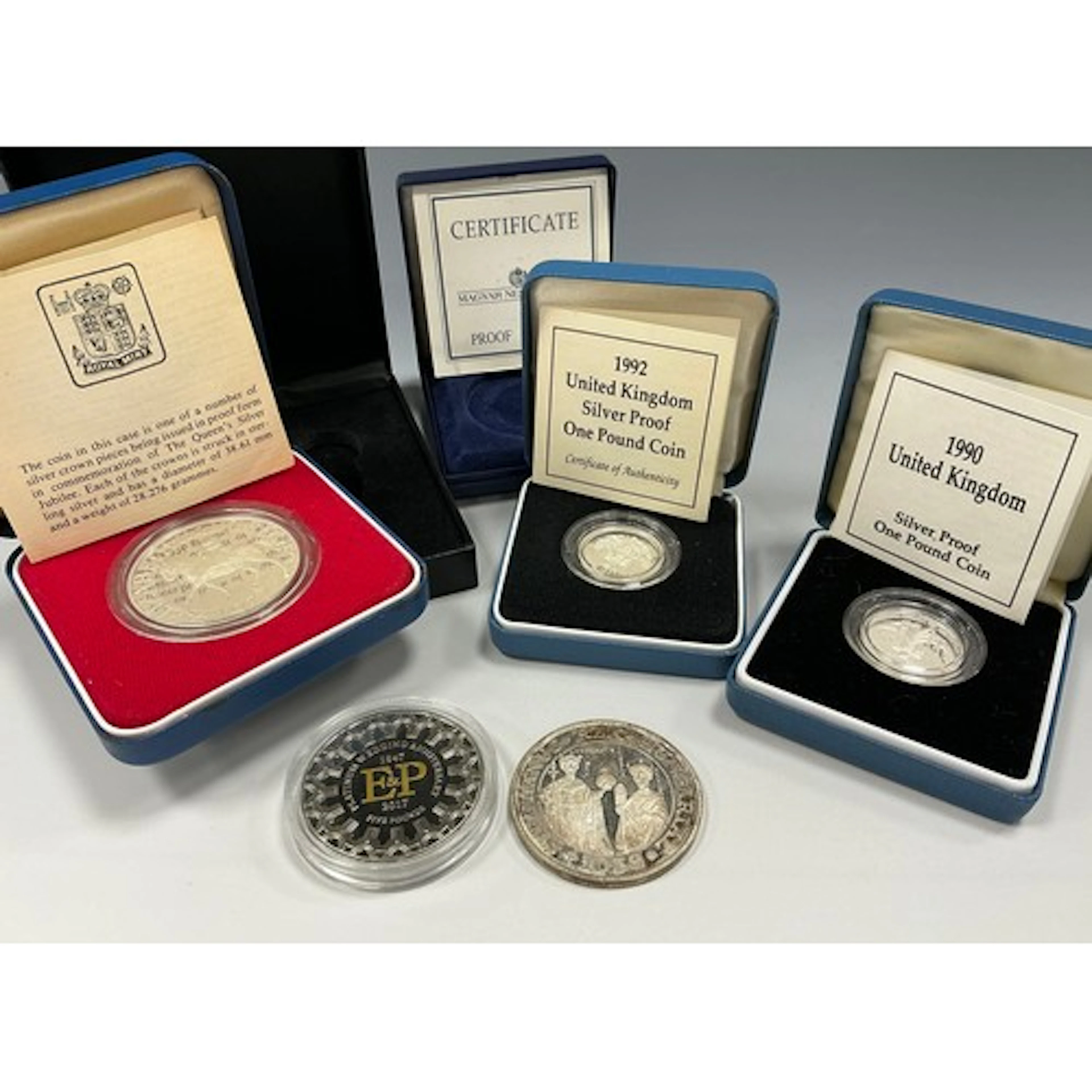 Numismatist - A group of non-circulated collectors silver co...