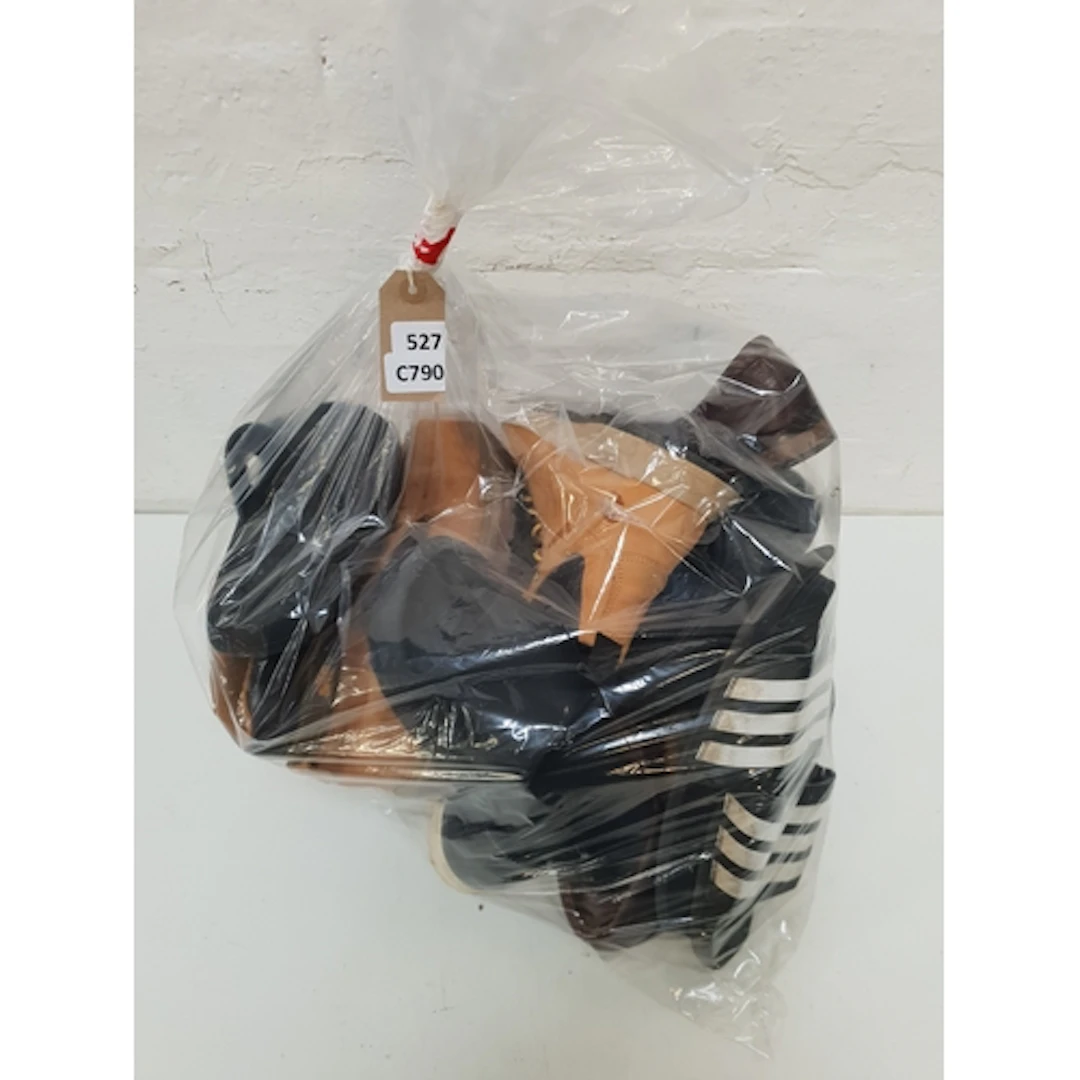 ONE BAG OF GENTS SHOES including Site