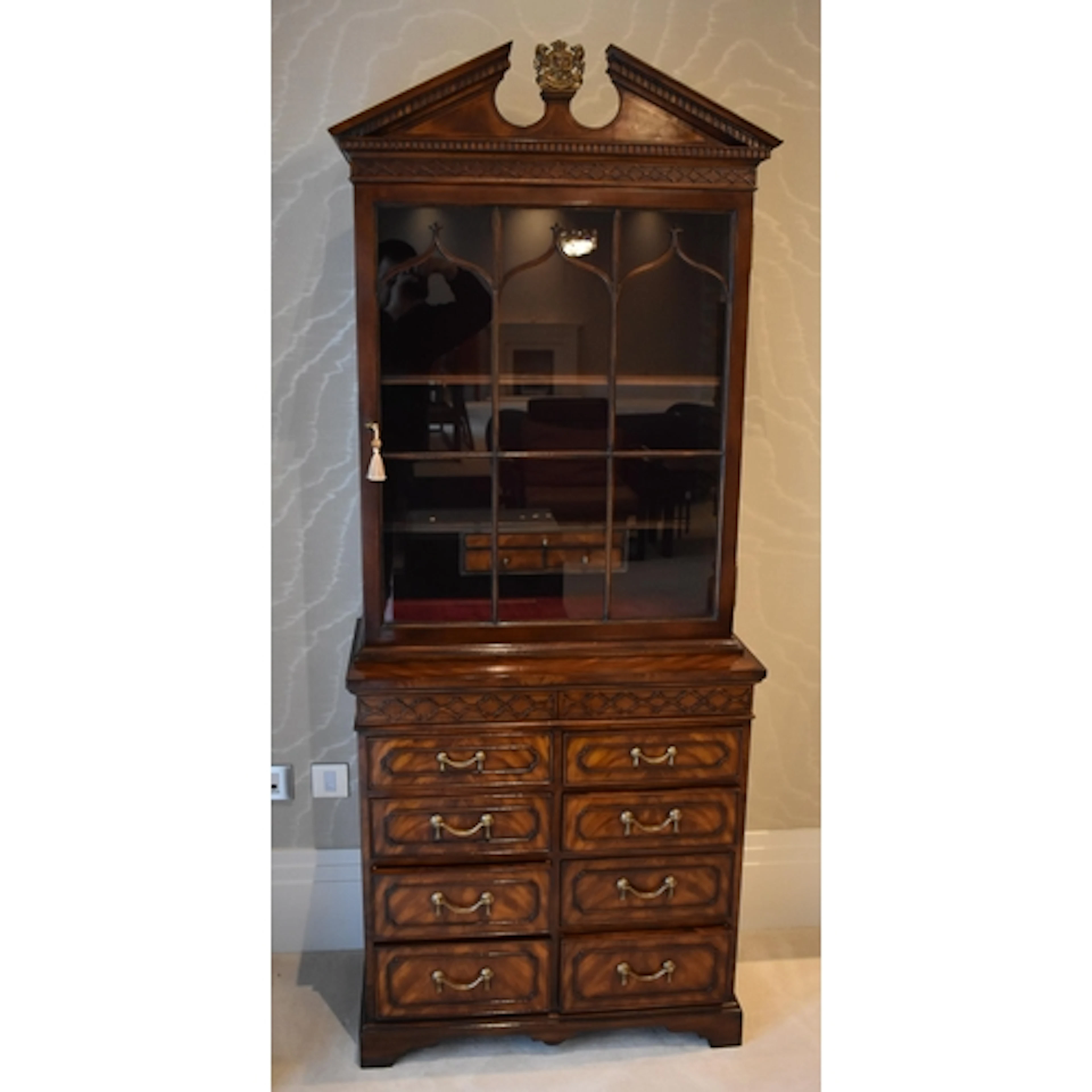 A FINE BRIGHTS OF NETTLEBED GEORG III STYLE DISPLAY CASE ON ...