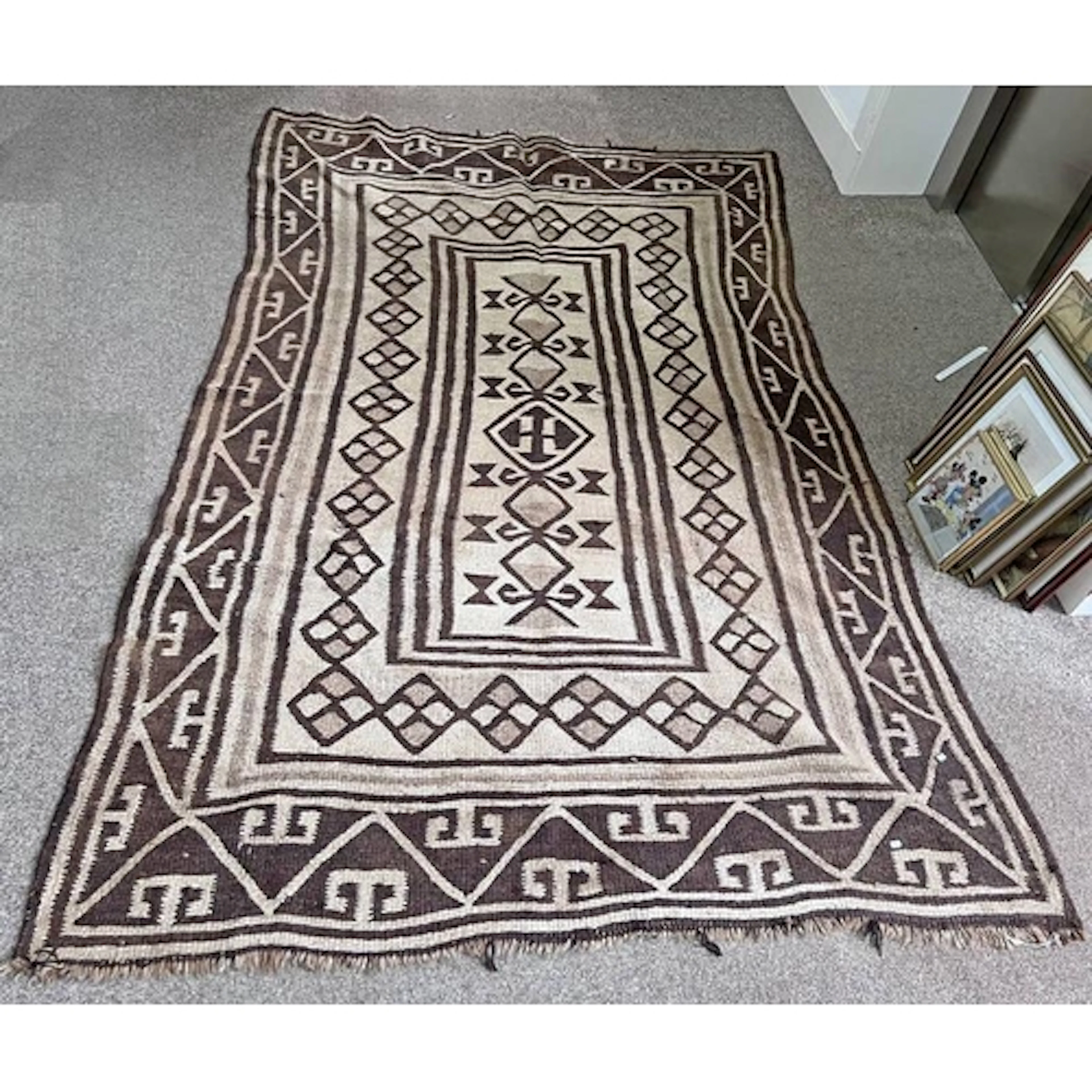 HAND WOVEN TRIBAL CARPET, 255 X 178CM