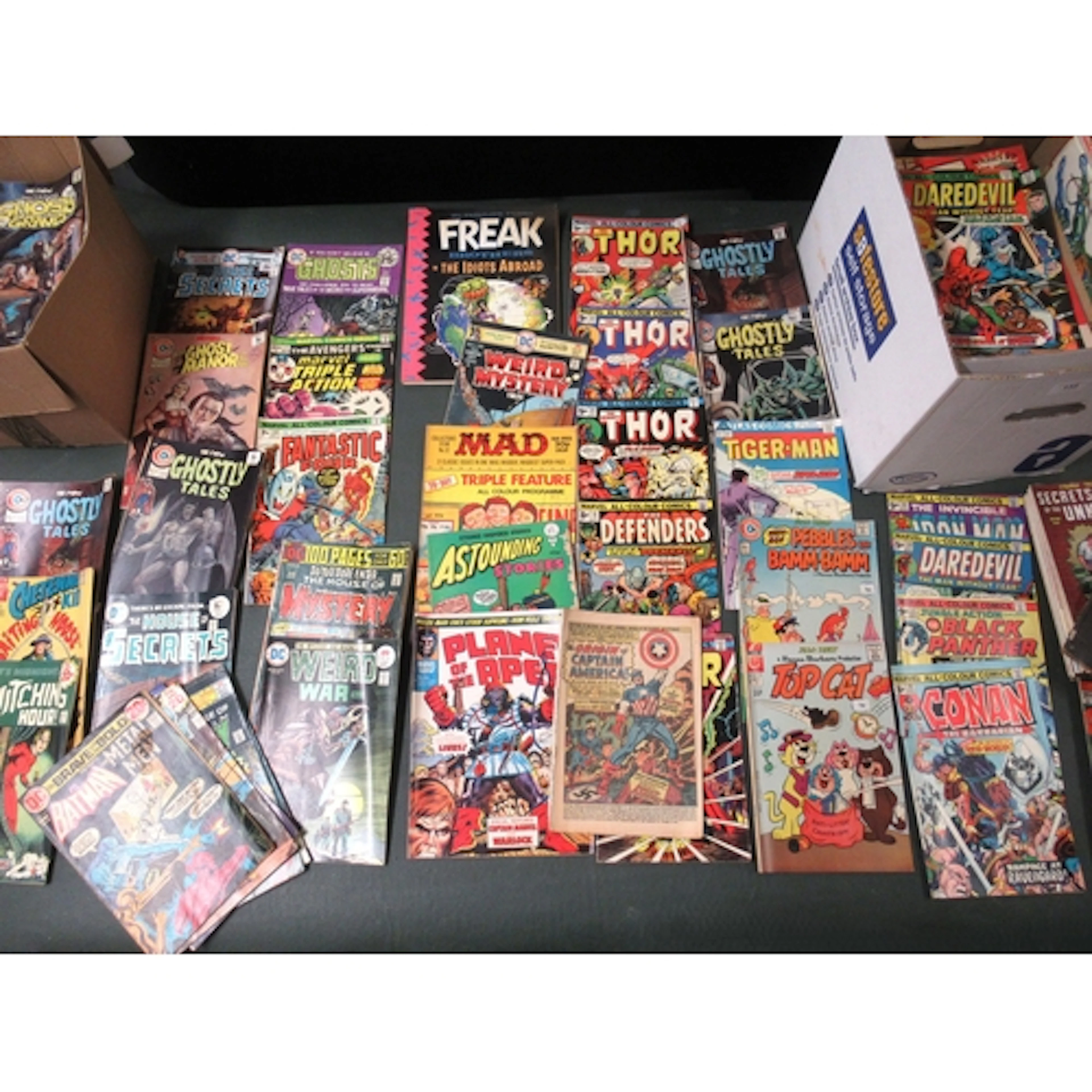 Box containing a collection of mainly US Marvel comics