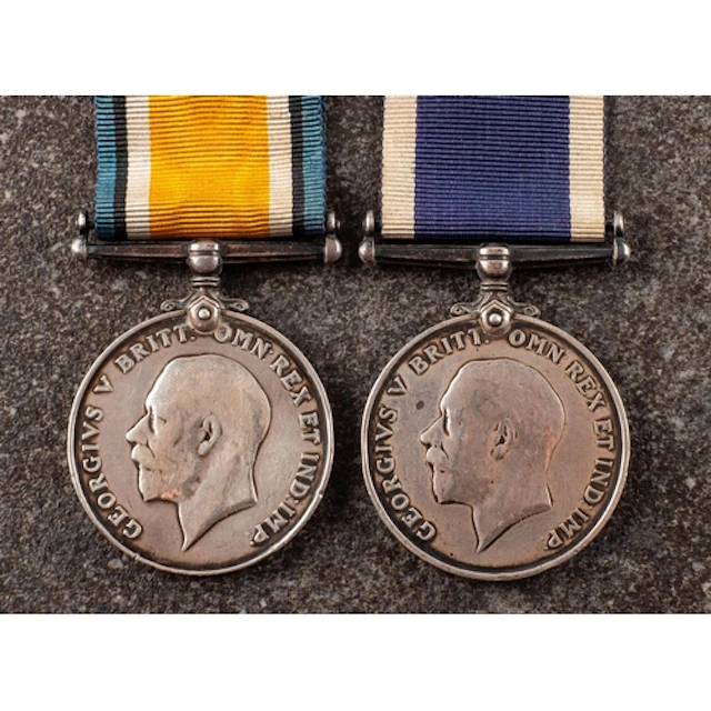 A WWI Royal Navy Pair to '91128 H R Man HMS Drake'' War Meda...