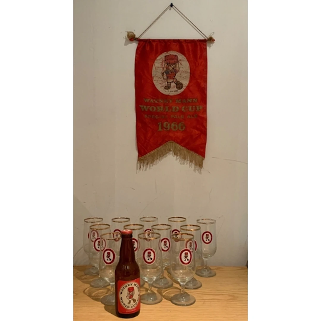 England 1966 World Cup Willie Glasses Pale Ale Bottle Footba...