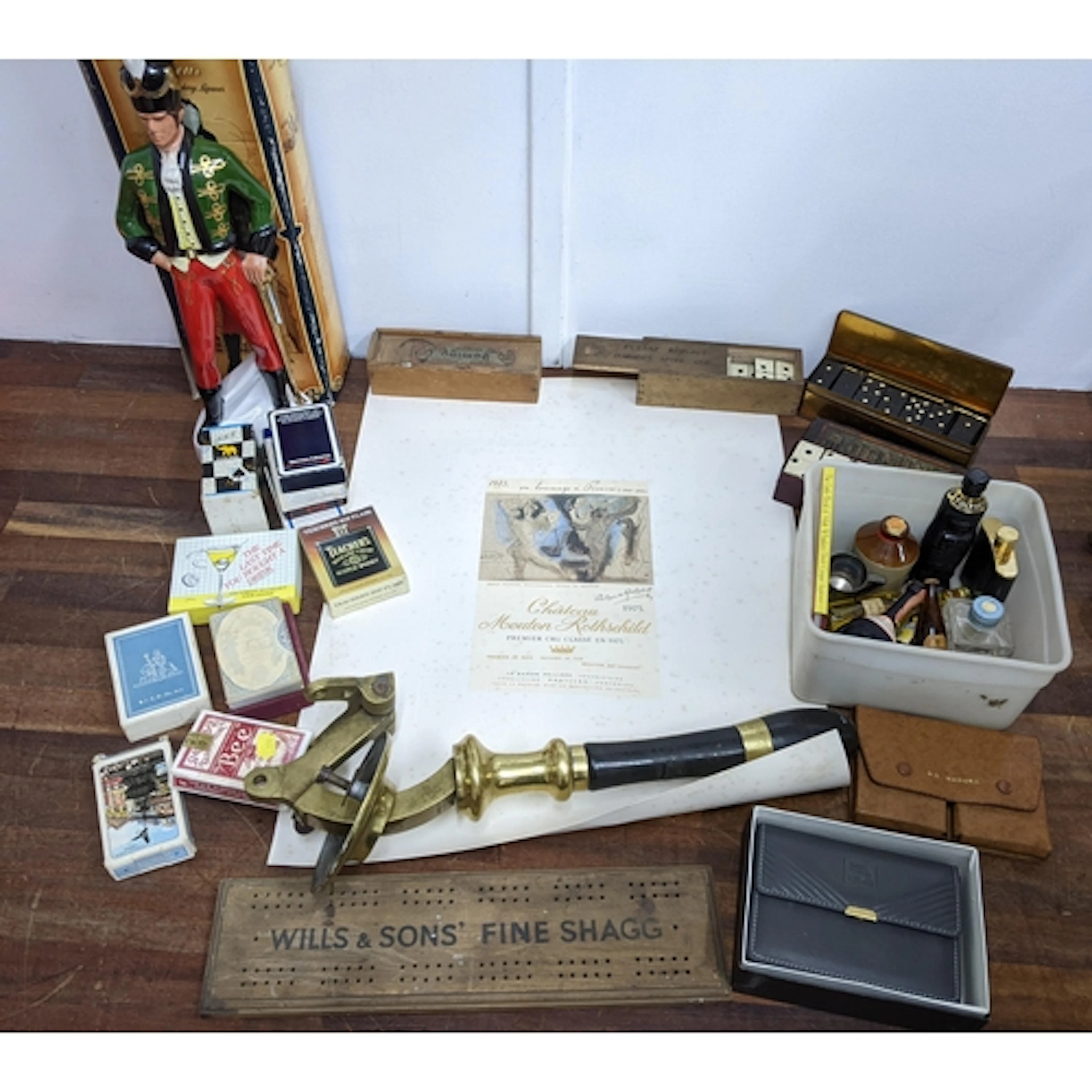 Pub, wine, drink and game related collectables to include a ...
