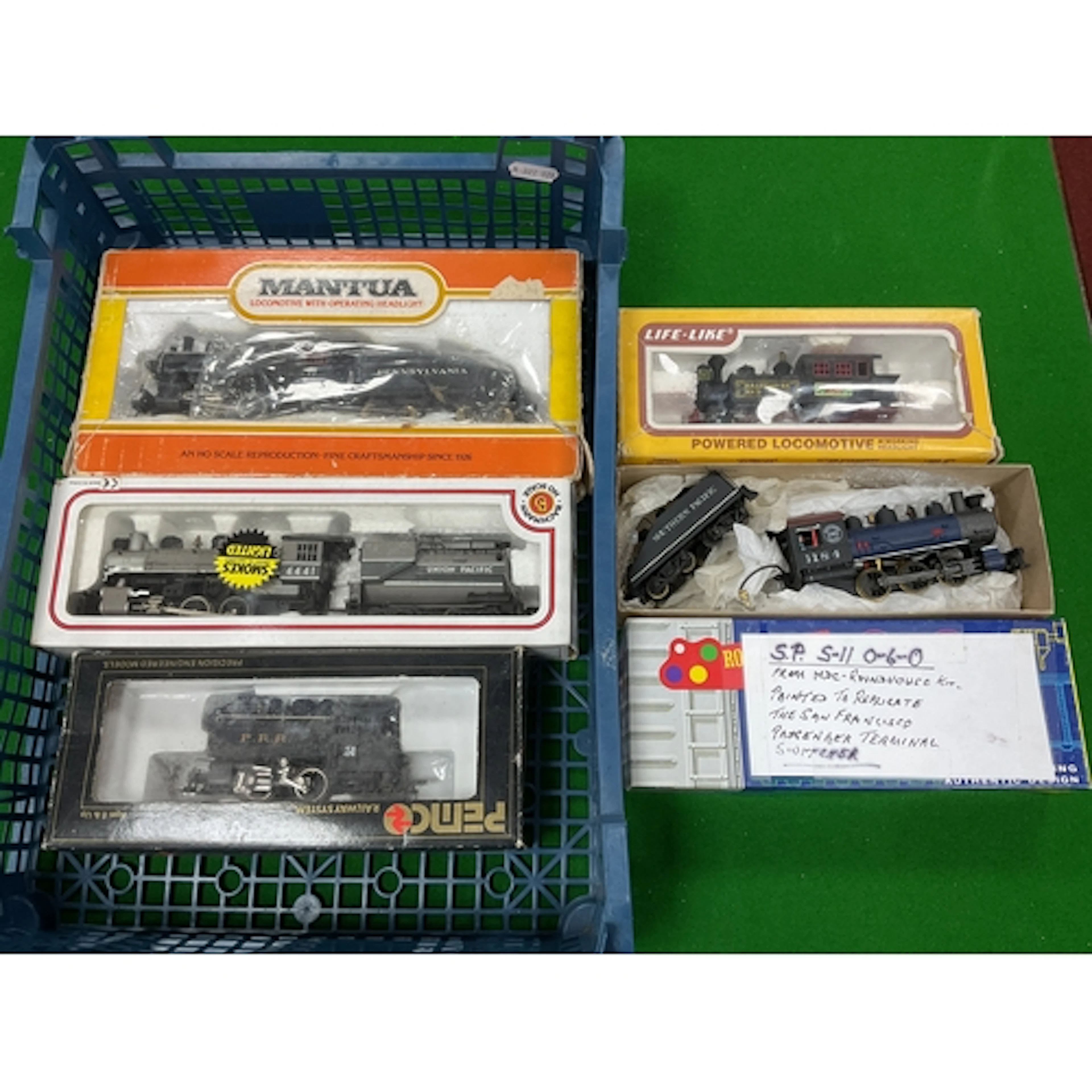 Five HO scale American steam engines: a boxed Mantua Pennsyl...