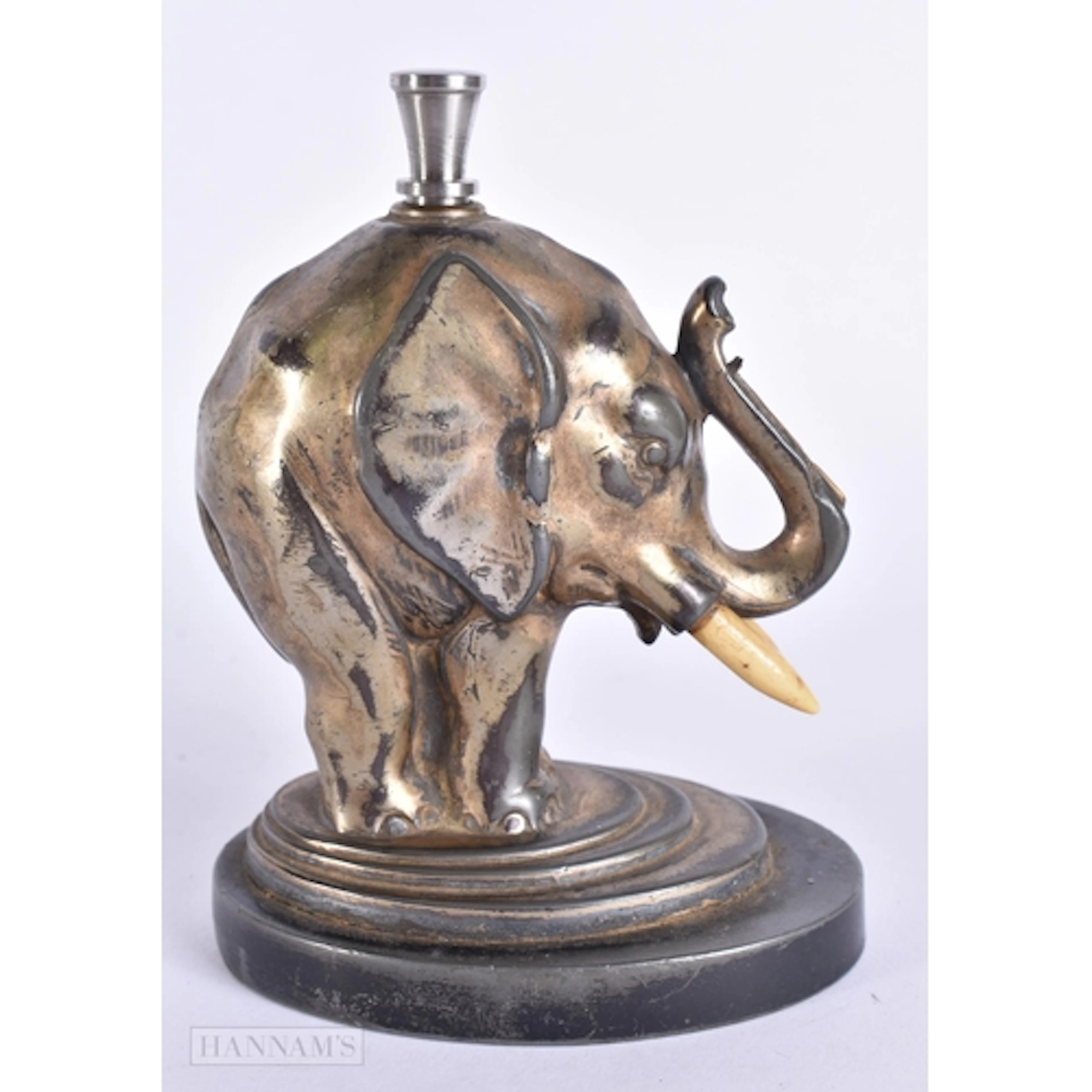 AN ART DECO FRENCH ELEPHANT LIGHTER. 13 cm x 8 cm.