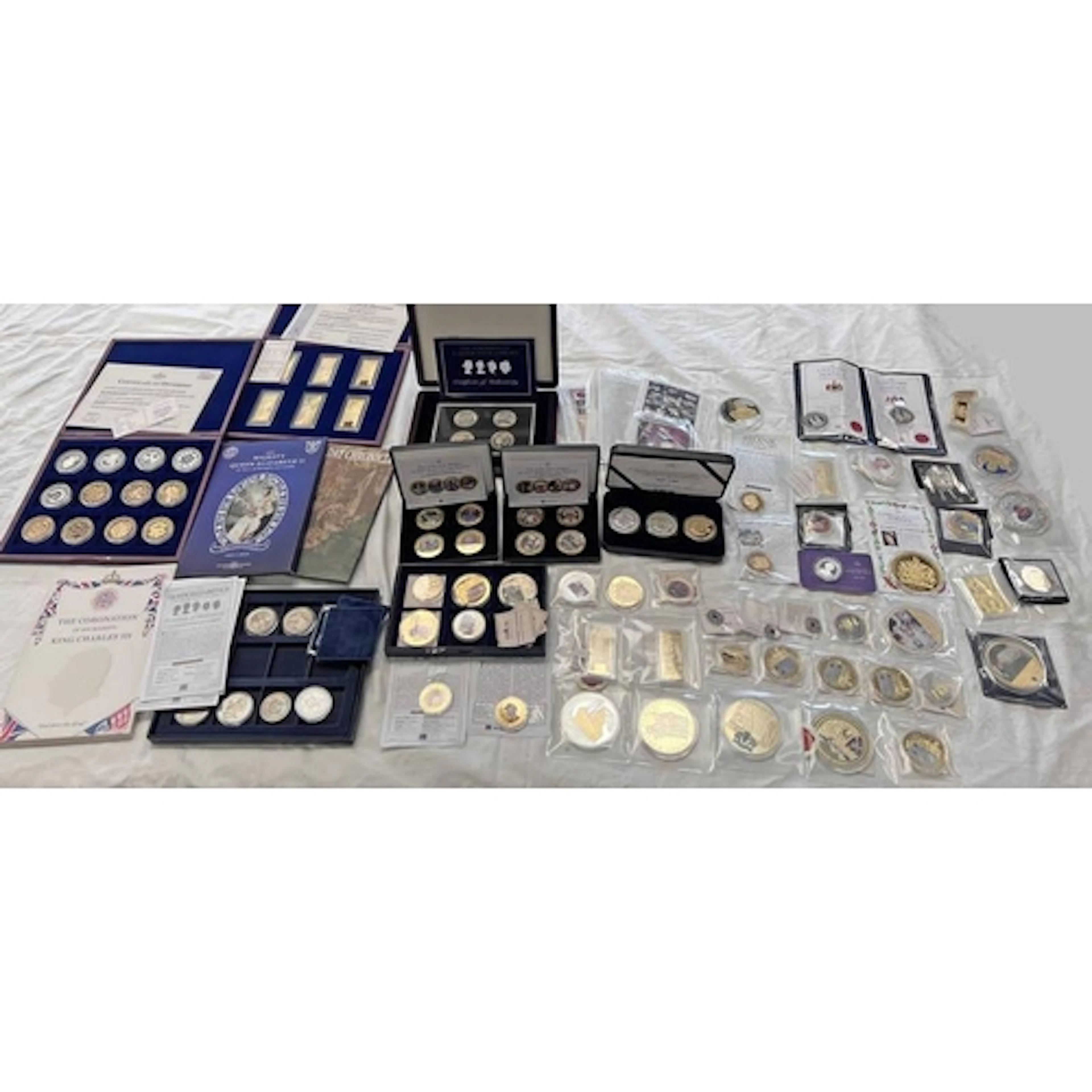 LARGE COLLECTION OF GOLD AND SILVER PLATED COMMEMORATIVE COI...