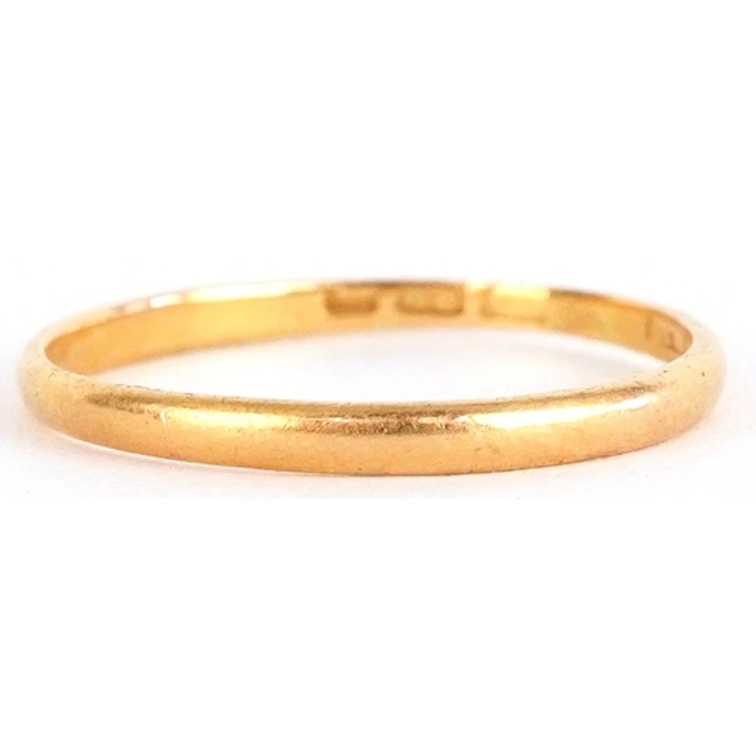 22ct gold wedding band, incomplete hallmarks, size N/O, 1.2g...