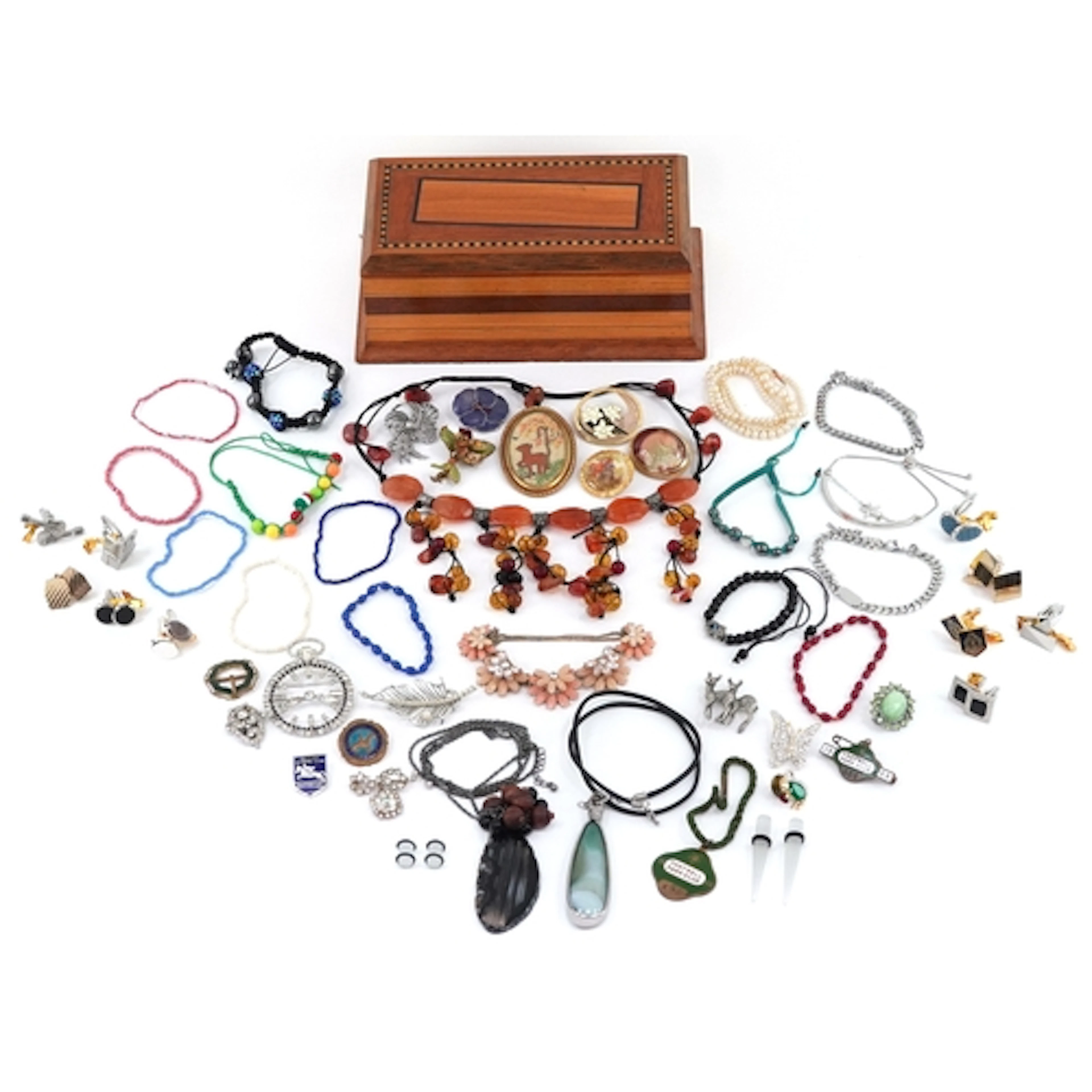 Antique and later jewellery including a Trifari dress clip, ...
