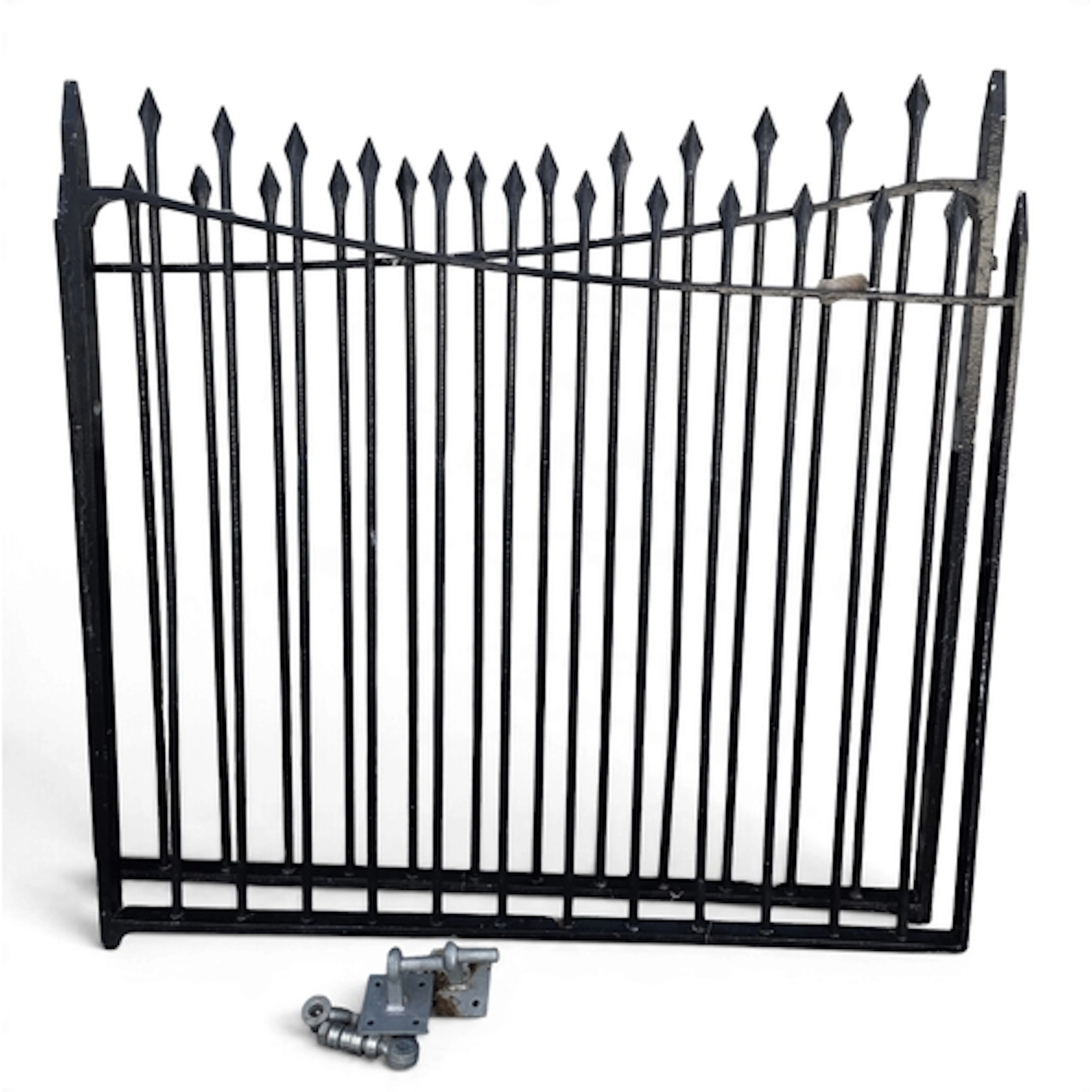 A good pair of heavy garden Gates with fittings. L 272 x H 1...