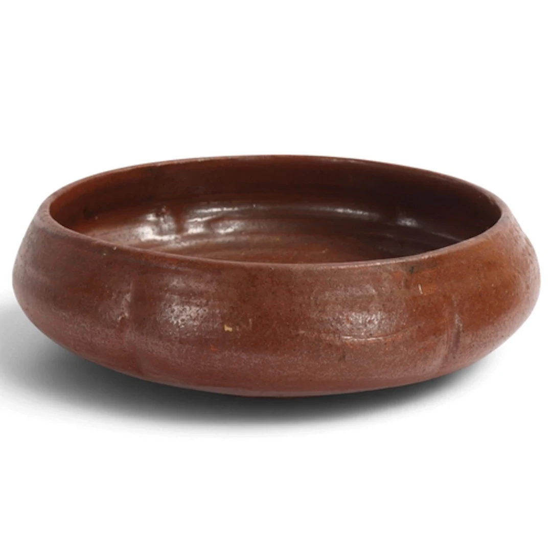 A studio pottery lobed stoneware bowl, possibly by LINDA DAV...