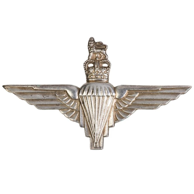 1989 PARACHUTE REGIMENT OFFICER'S SILVER CAP BADGE. 1989 Par...