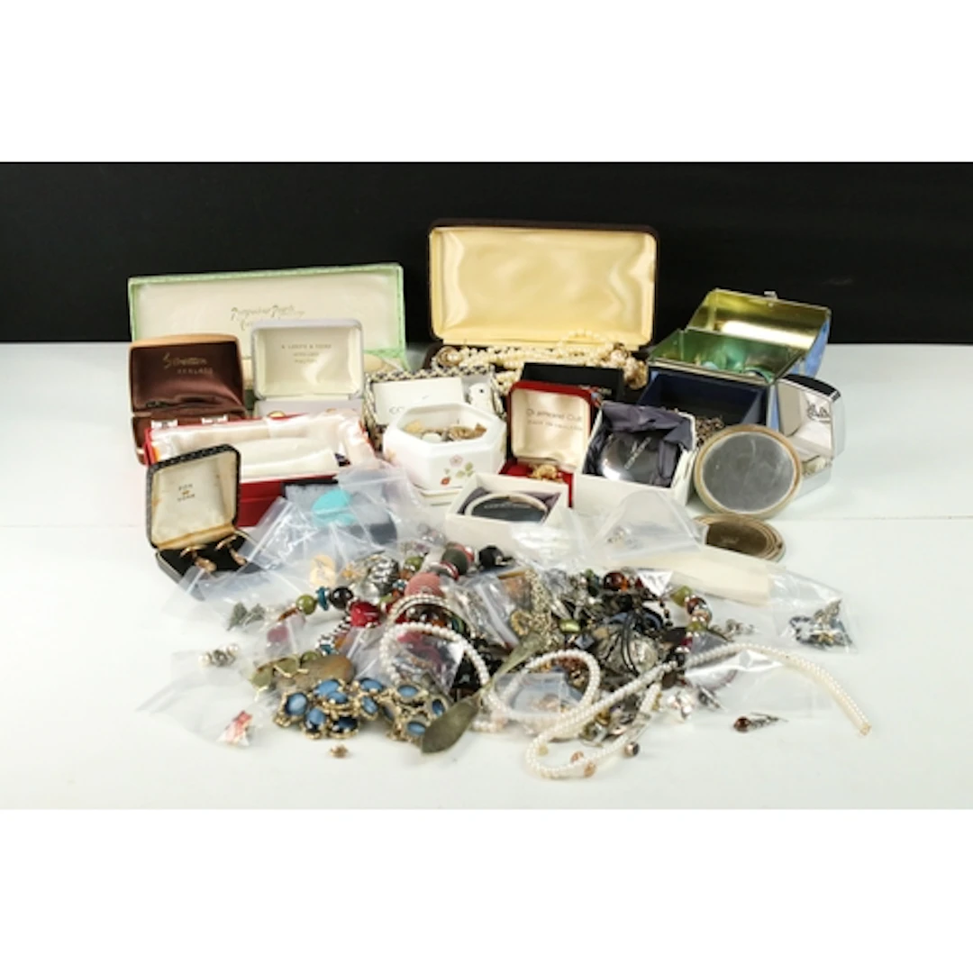 Collection of costume jewellery to include 9ct gold, yellow ...