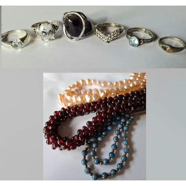 A vintage red garnet cluster strand necklace, 101.6g, measur...