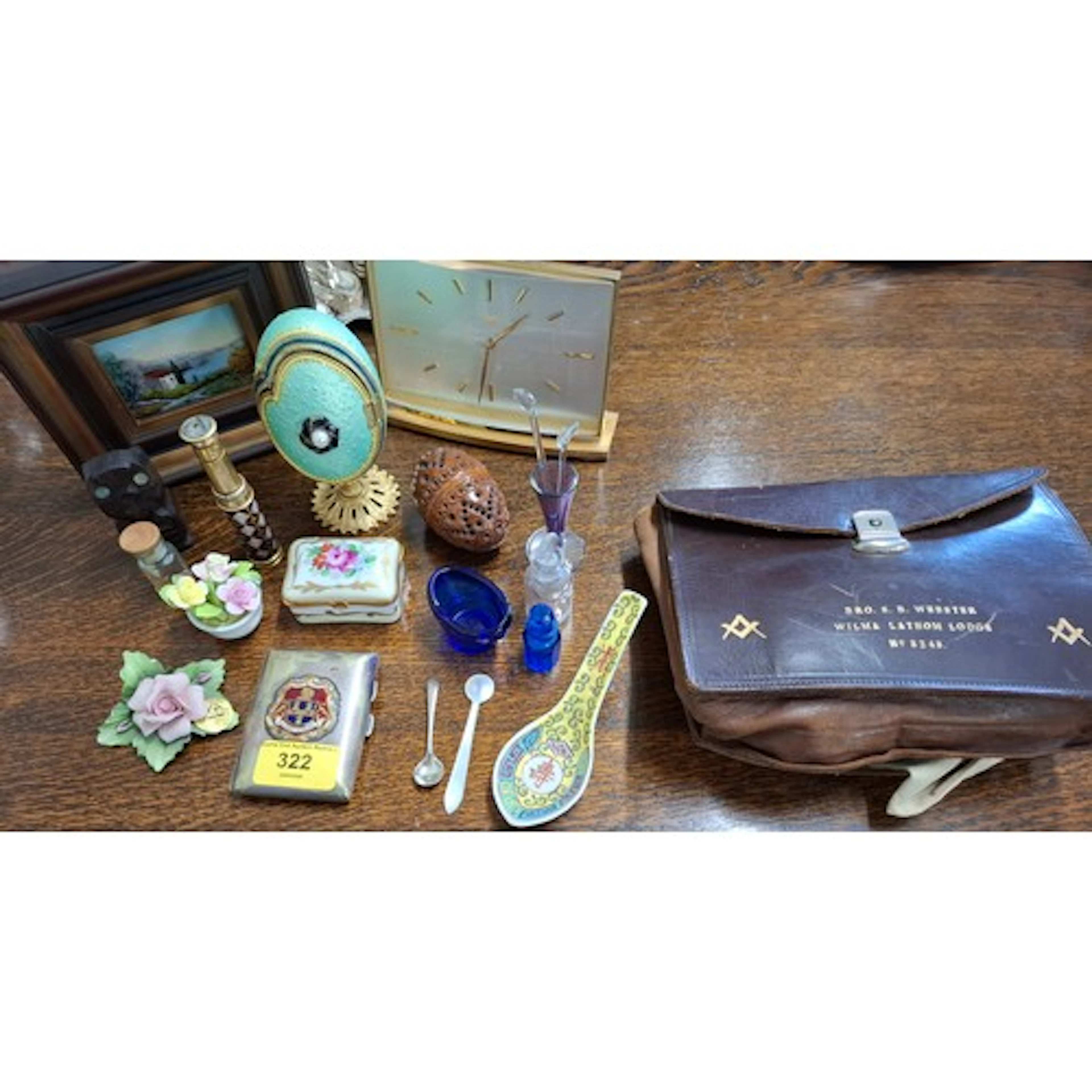 Small trinkets and collectables to include a Limoges style p...