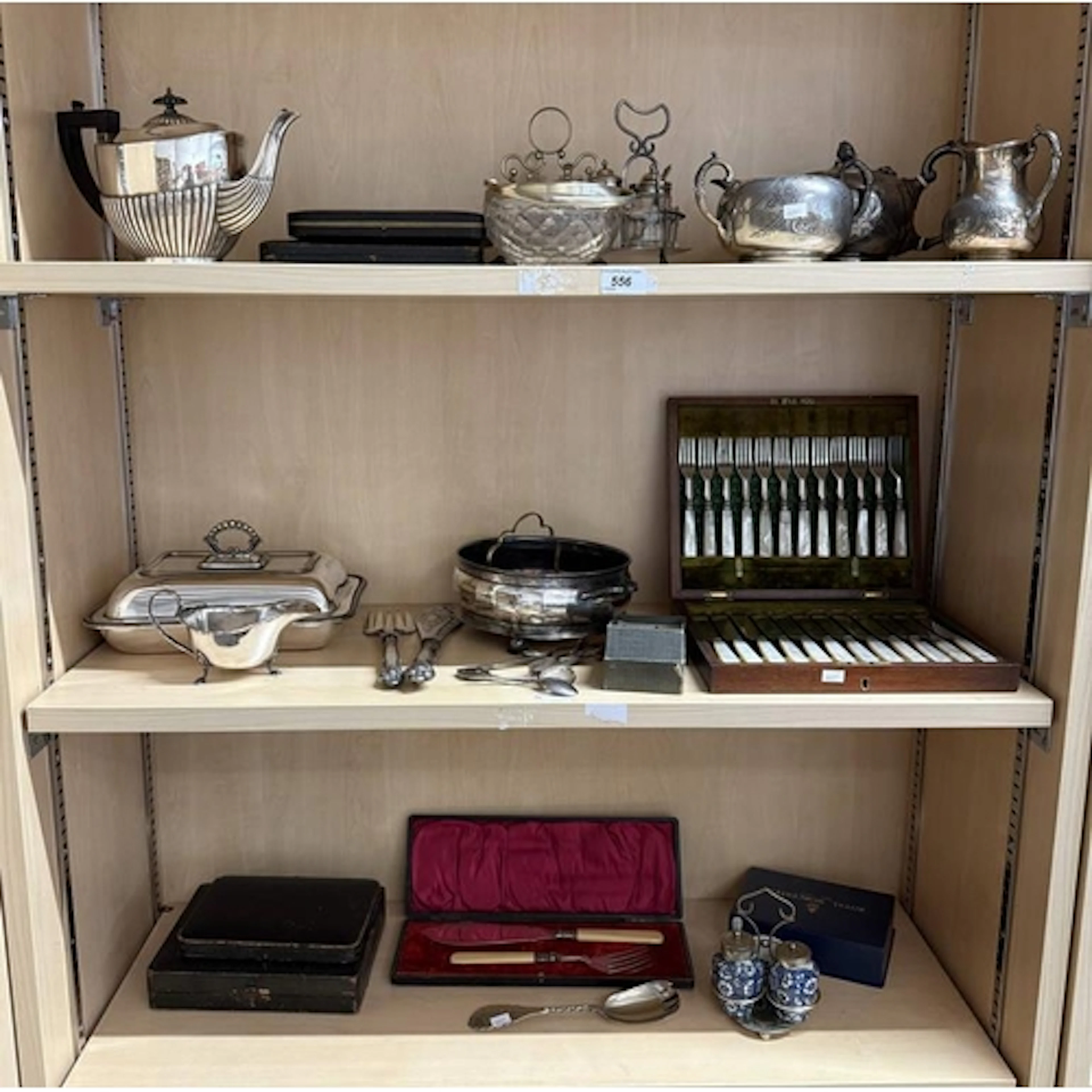 SELECTION OF SILVER PLATED WARE TO INCLUDE CANTEEN OF MOTHER...