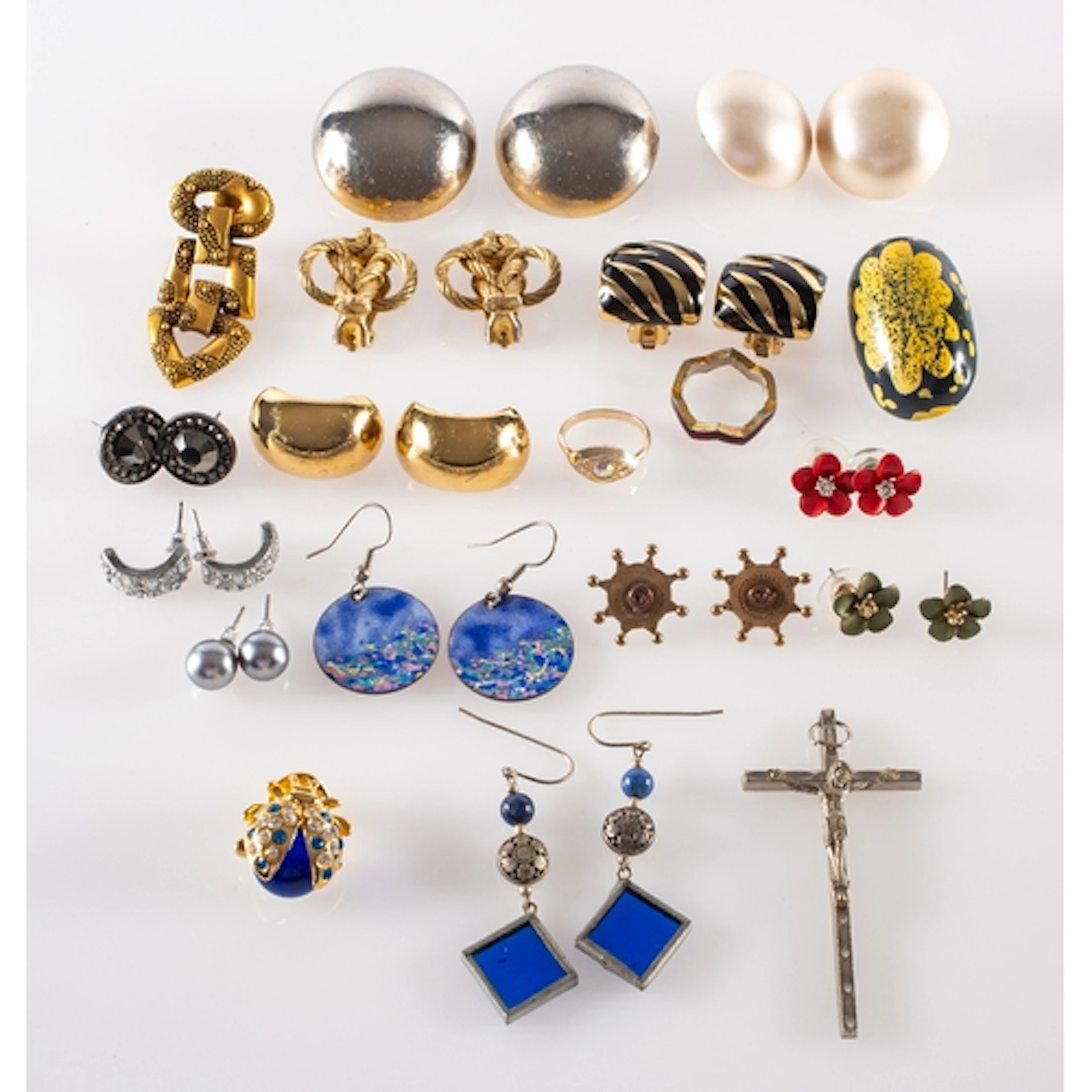 A collection of 925, white metal and costume jewellery, to i...