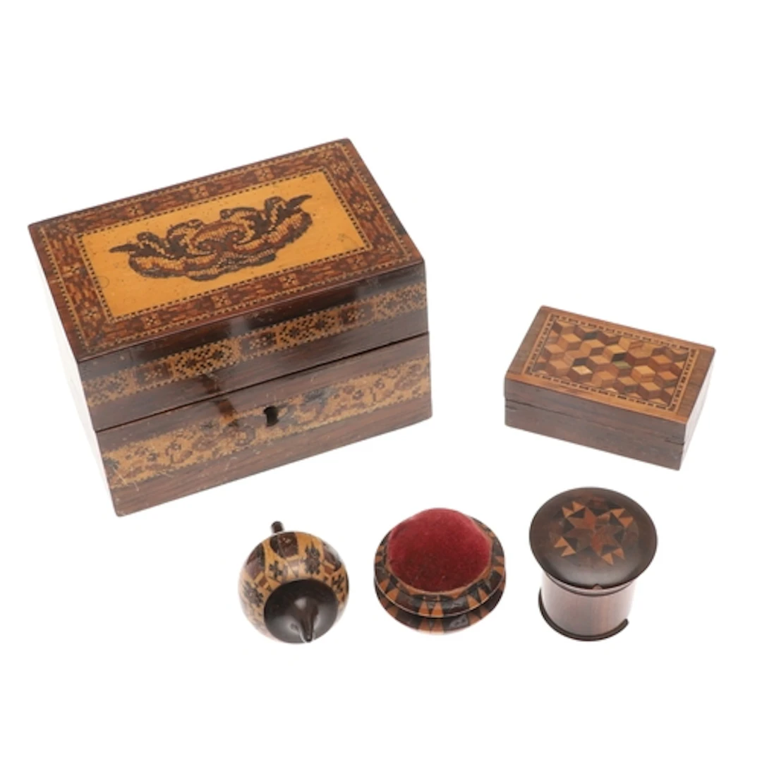 A GROUP OF 19TH CENTURY TUNBRIDGEWARE. A Tunbridgeware scent...