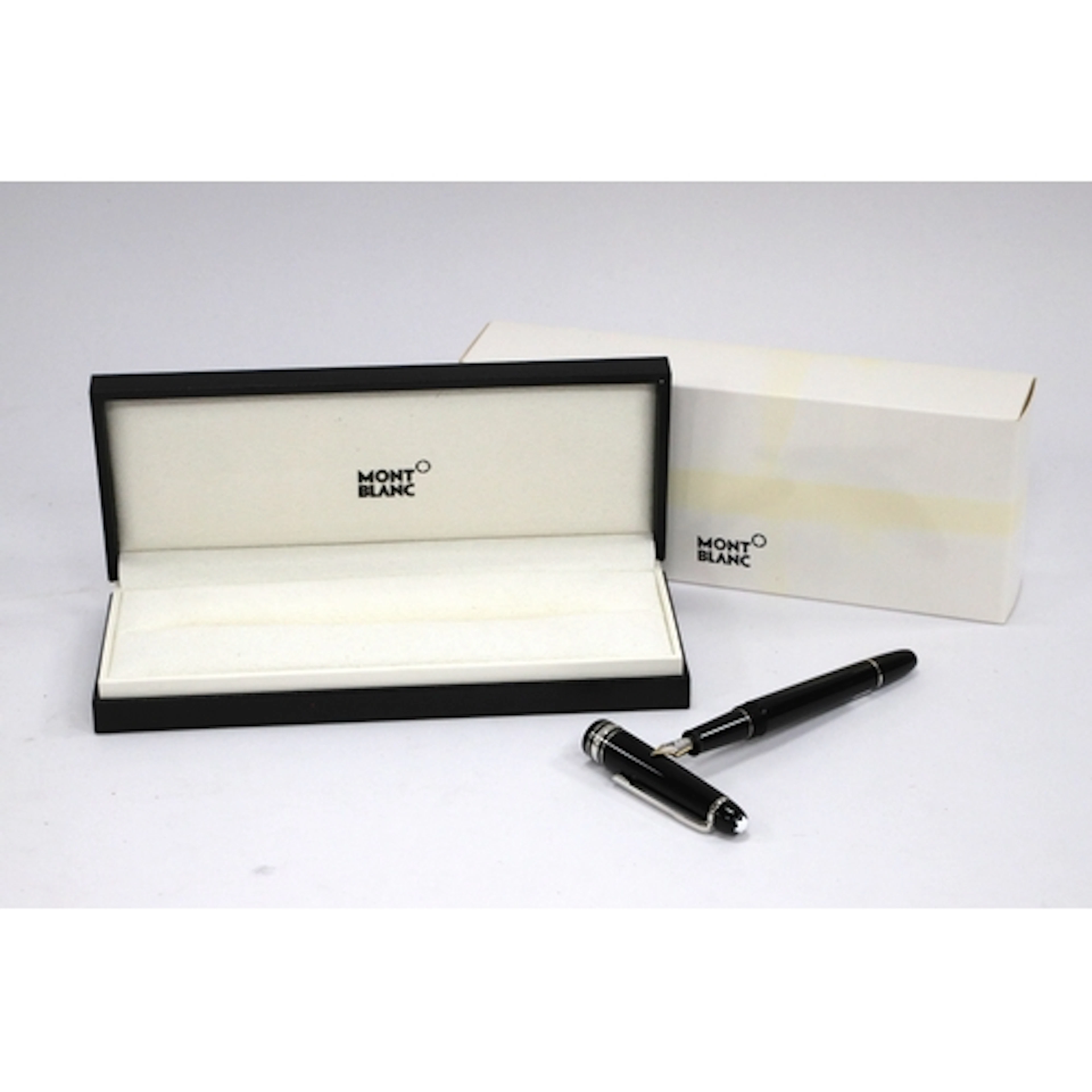 A Mont Blanc Meisterstuck Fountain Pen, in black, in box wit...