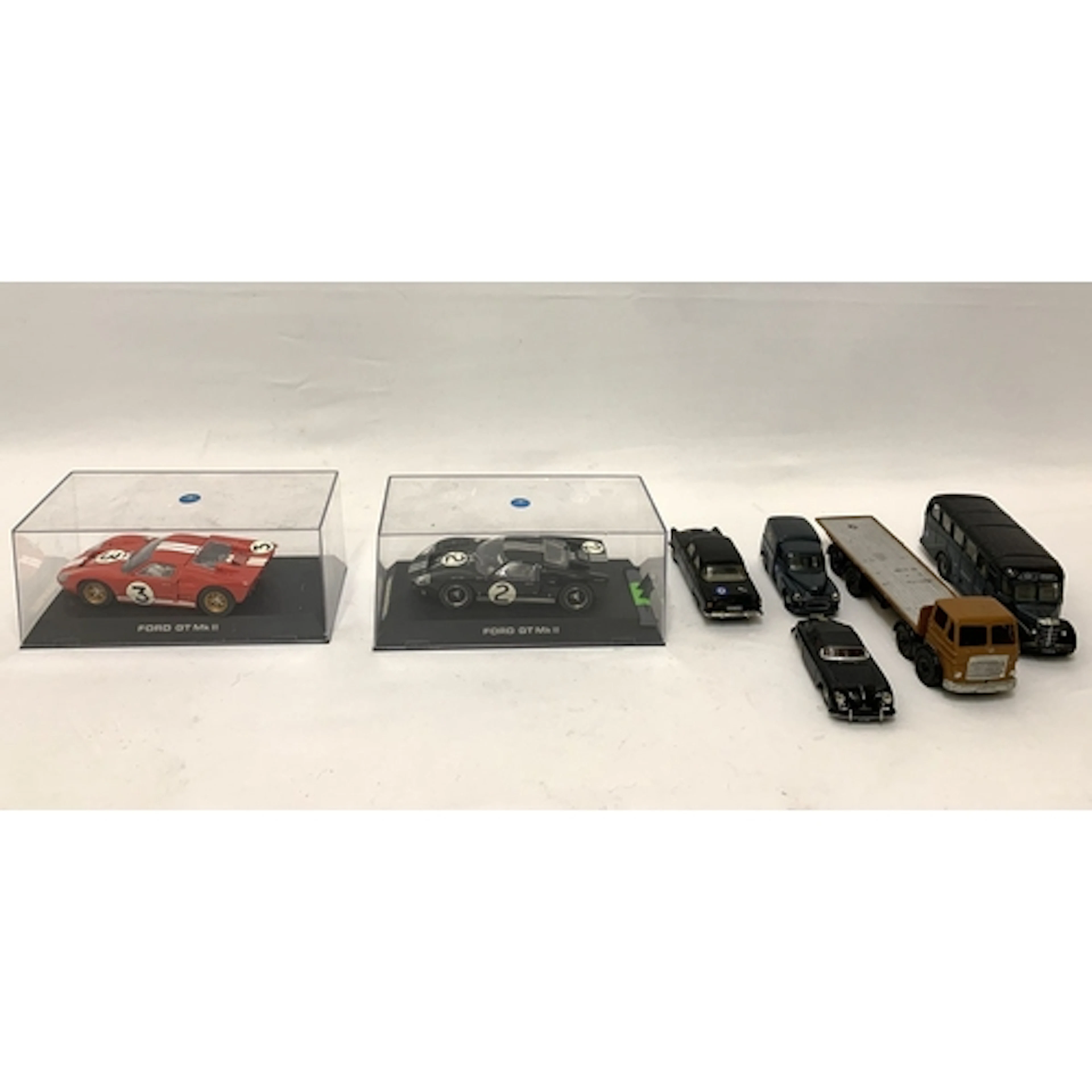 2 Hornby Scalextric Toy Cars in acrylic boxes incl. Ford GT ...