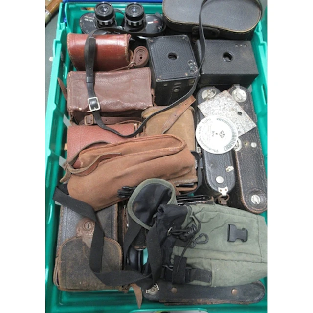 Quantity of various cameras and accessories