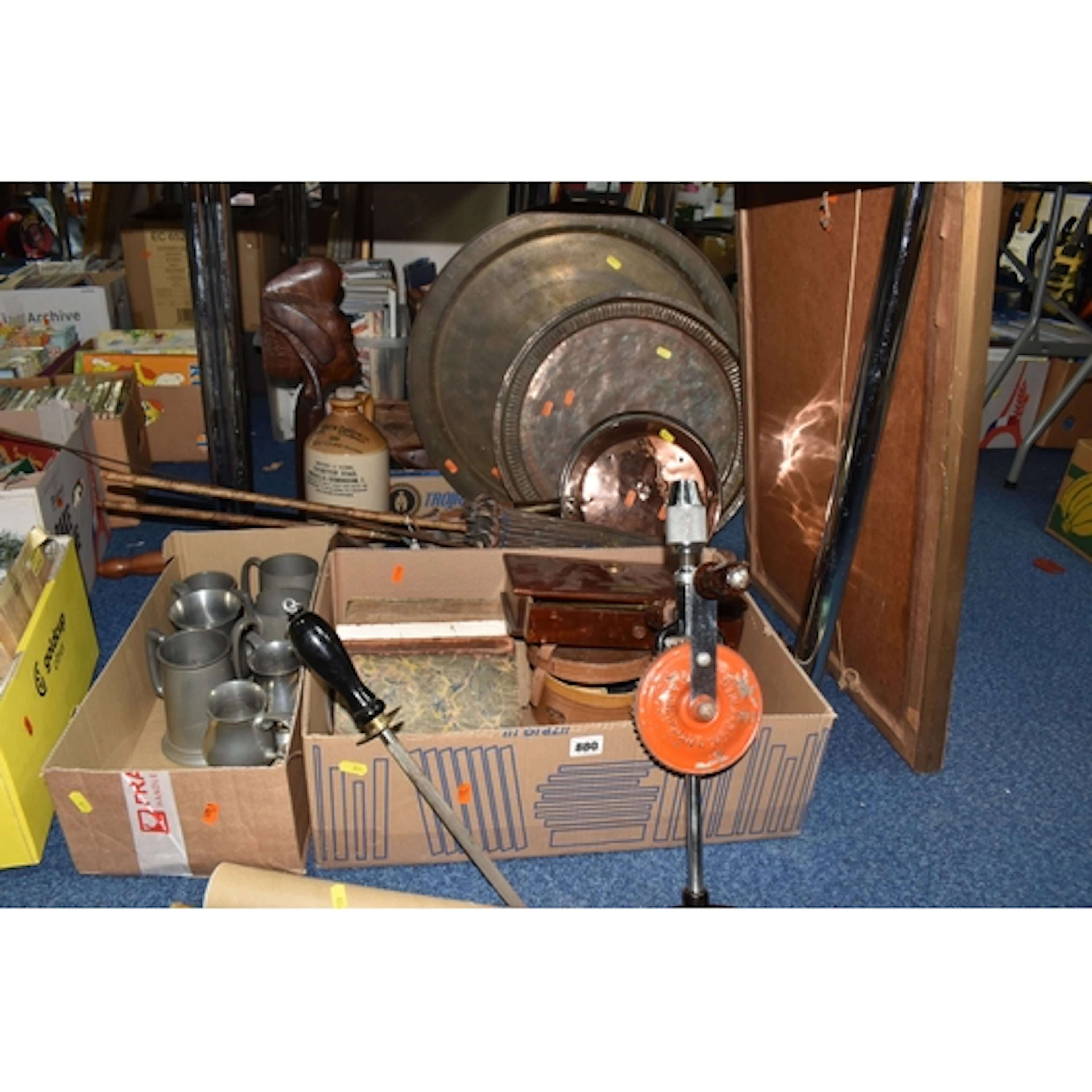 TWO BOXS AND LOOSE METALWARE AND VINTAGE ITEMS, to include s...
