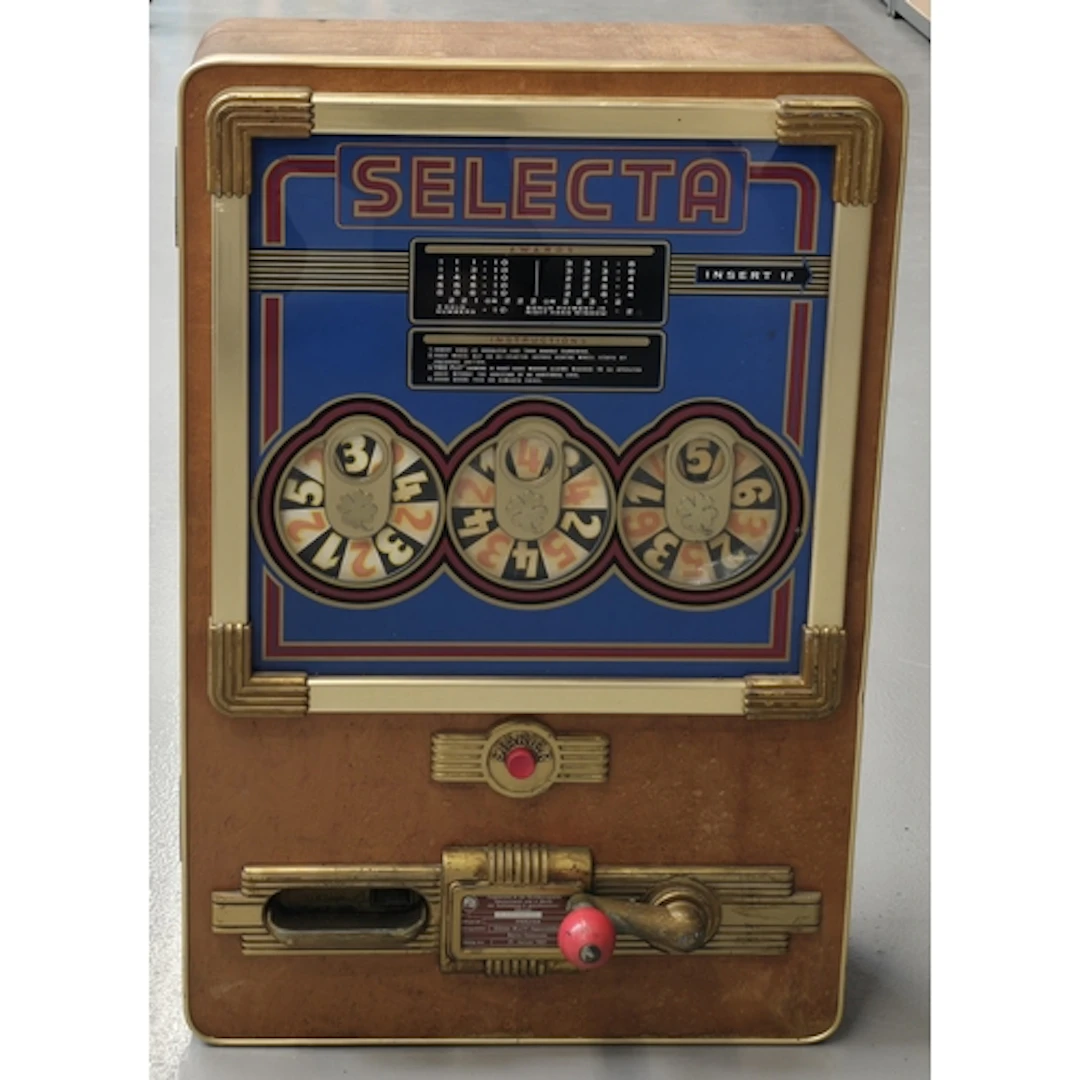 A vintage Gunter Wulff "Selecta" mechanical three drum Germa...