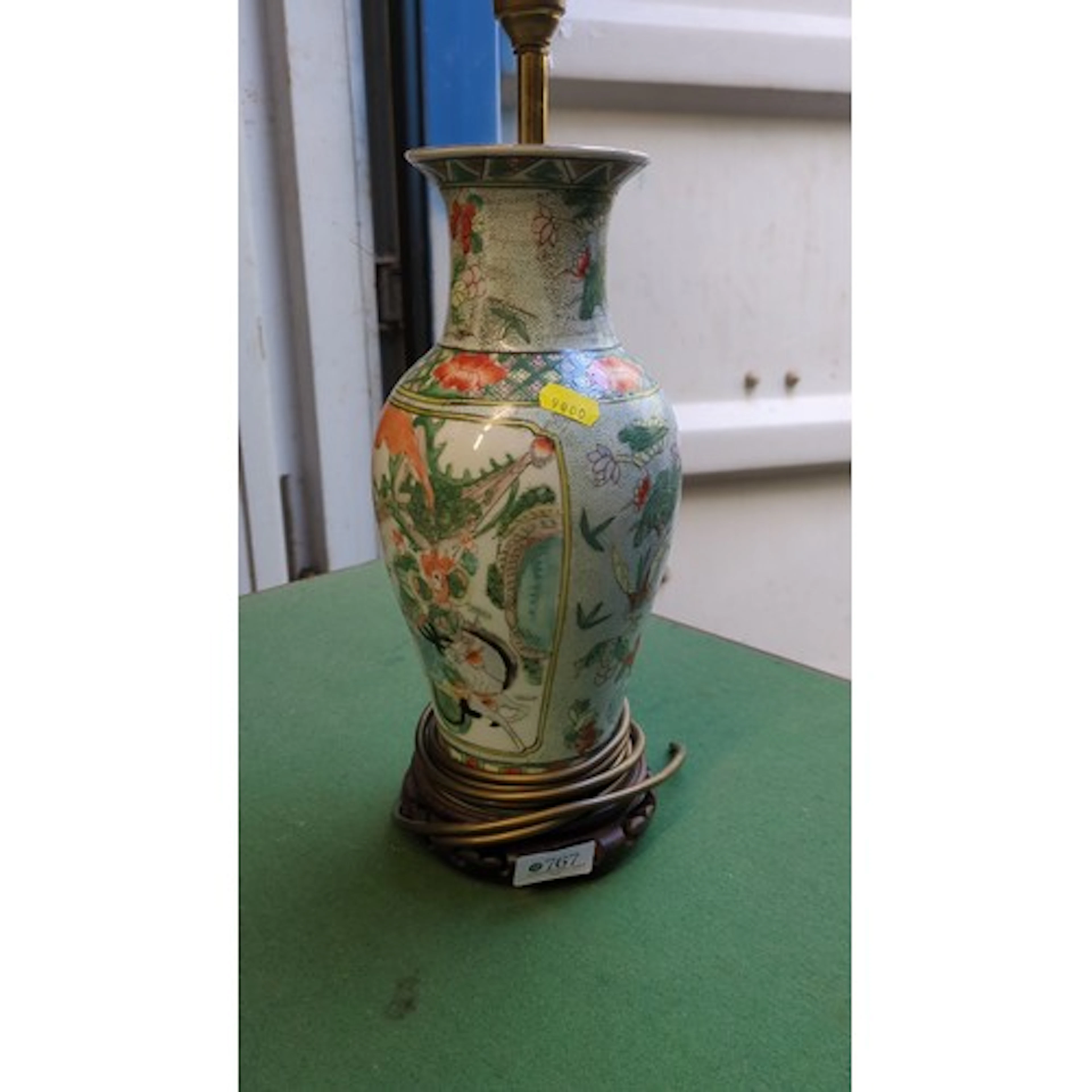 Oriental-style porcelain vase table lamp, polychrome enamell...