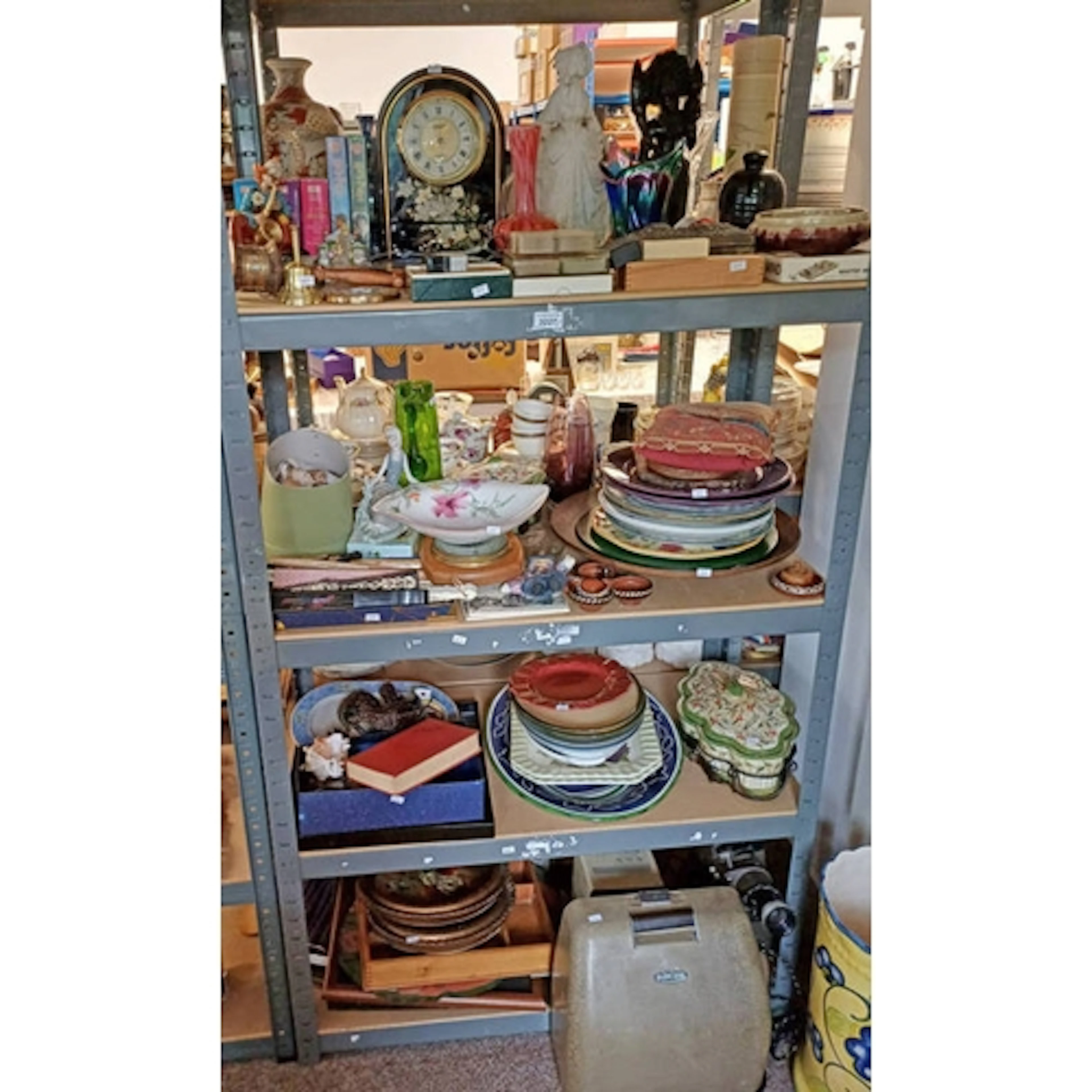 LARGE SELECTION OF VARIOUS PORCELAIN, JAPANESE MANTLE CLOCK,...