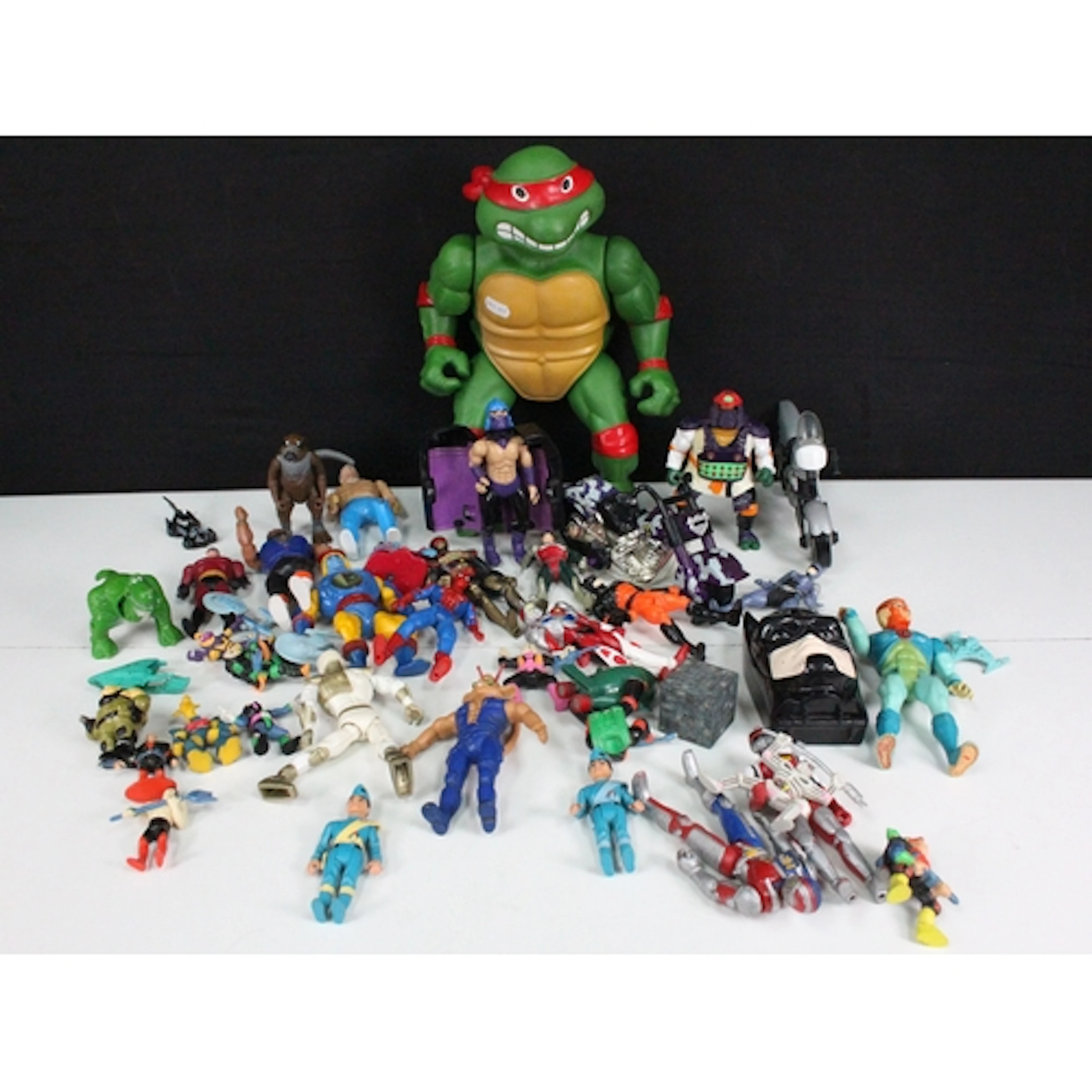 Collection of 1980s onwards figures and toys to include LJN ...