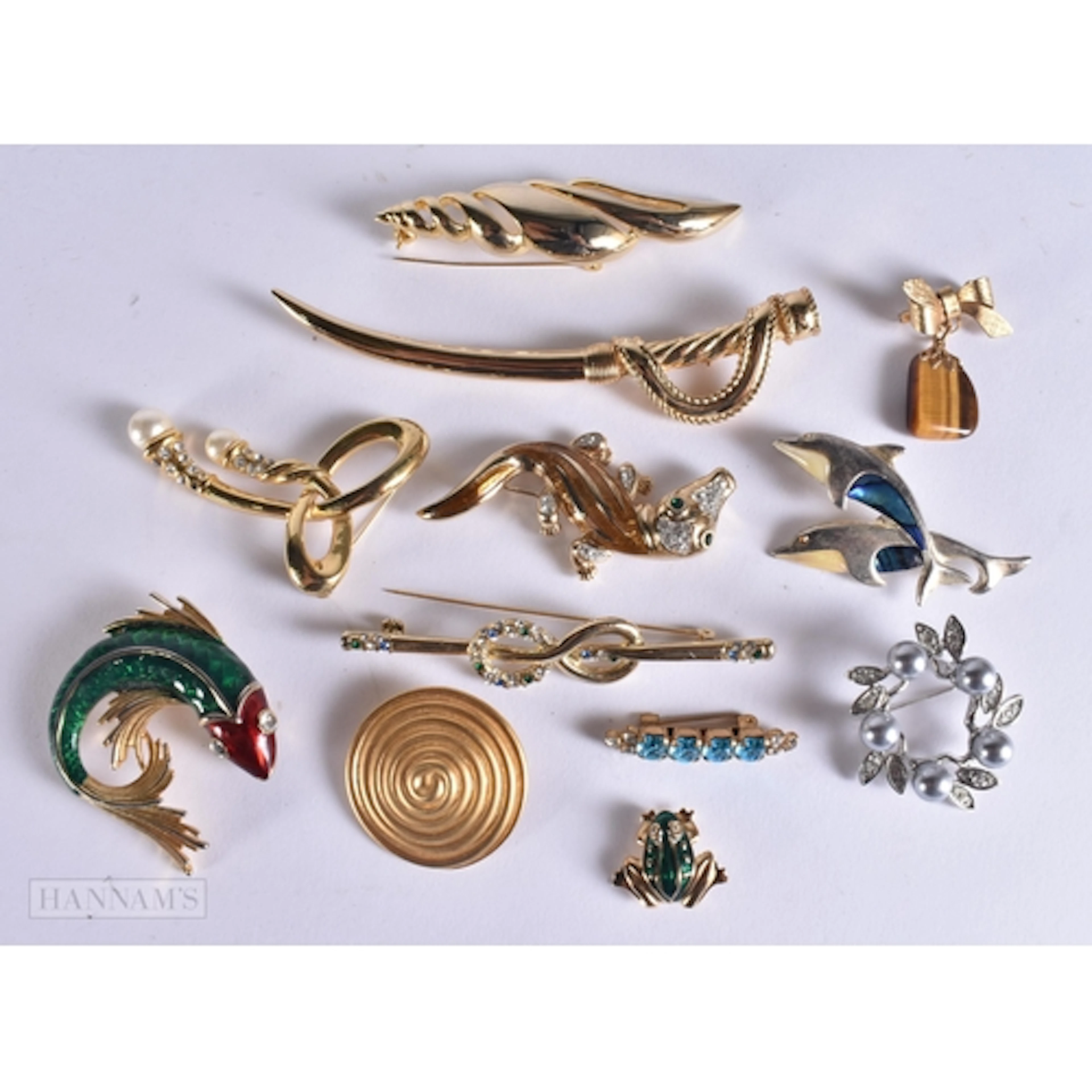 CHRISTIAN DIOR BROOCHES etc. (qty)