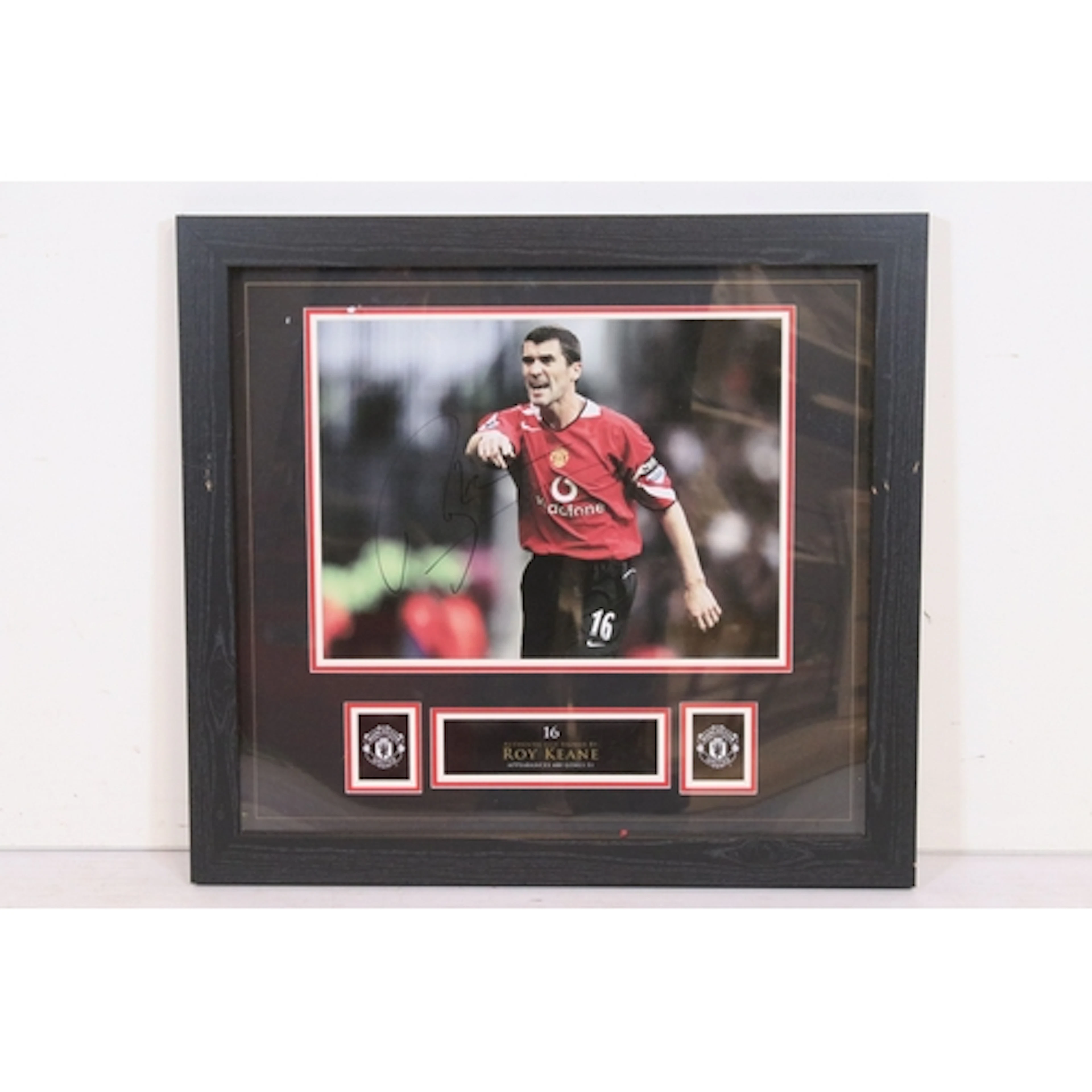 Football Memorabilia - Framed & glazed Roy Keane Manchester ...