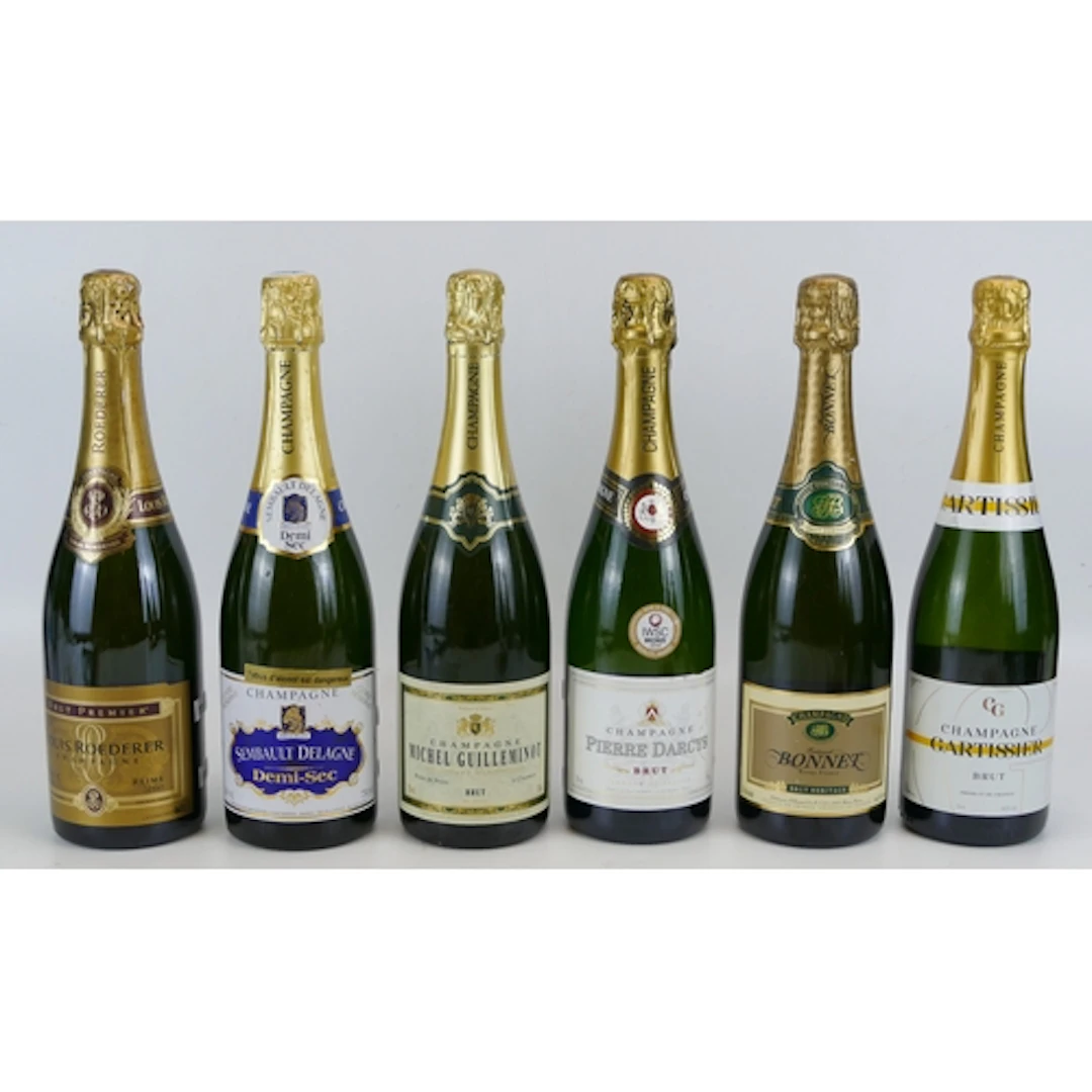Interesting collection of Brut Champagne including Gartissie...