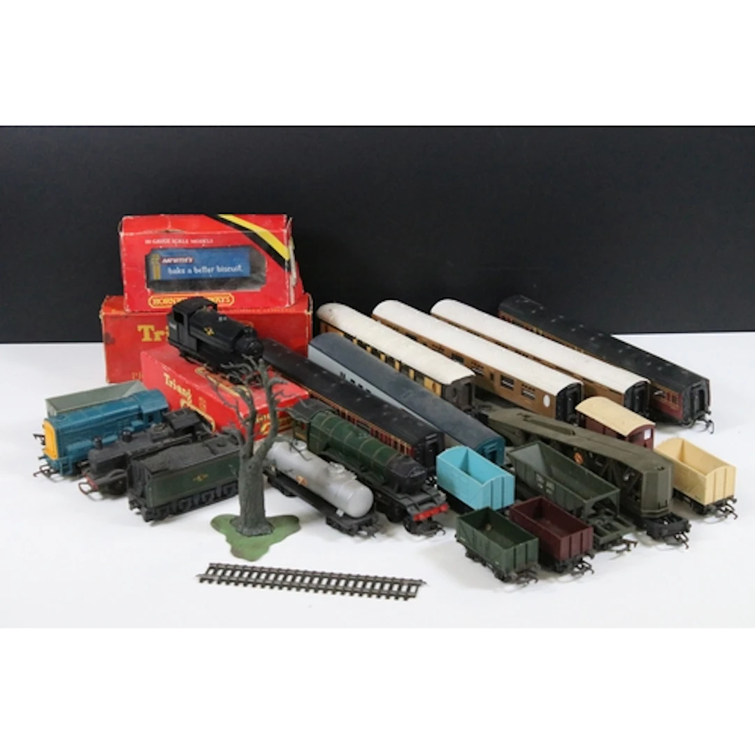 to include boxed Triang R153 0-6-0 Saddle Tank Locomotive bl...