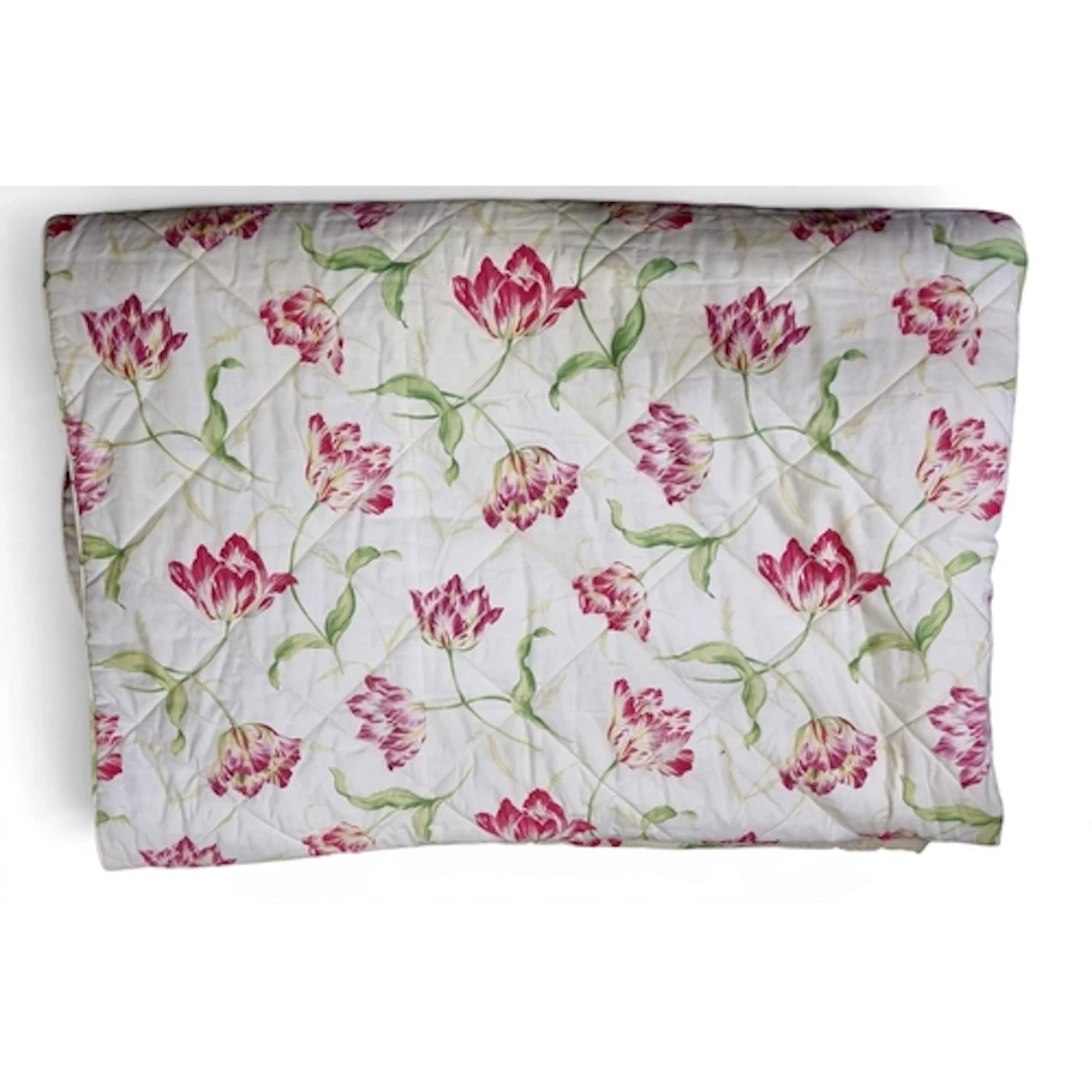 A good Tulip patterned Cream ground Bedspread. W 204 x L 298...