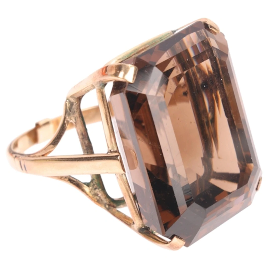 A Vintage 9ct gold single stone smoky quartz ring, claw set ...