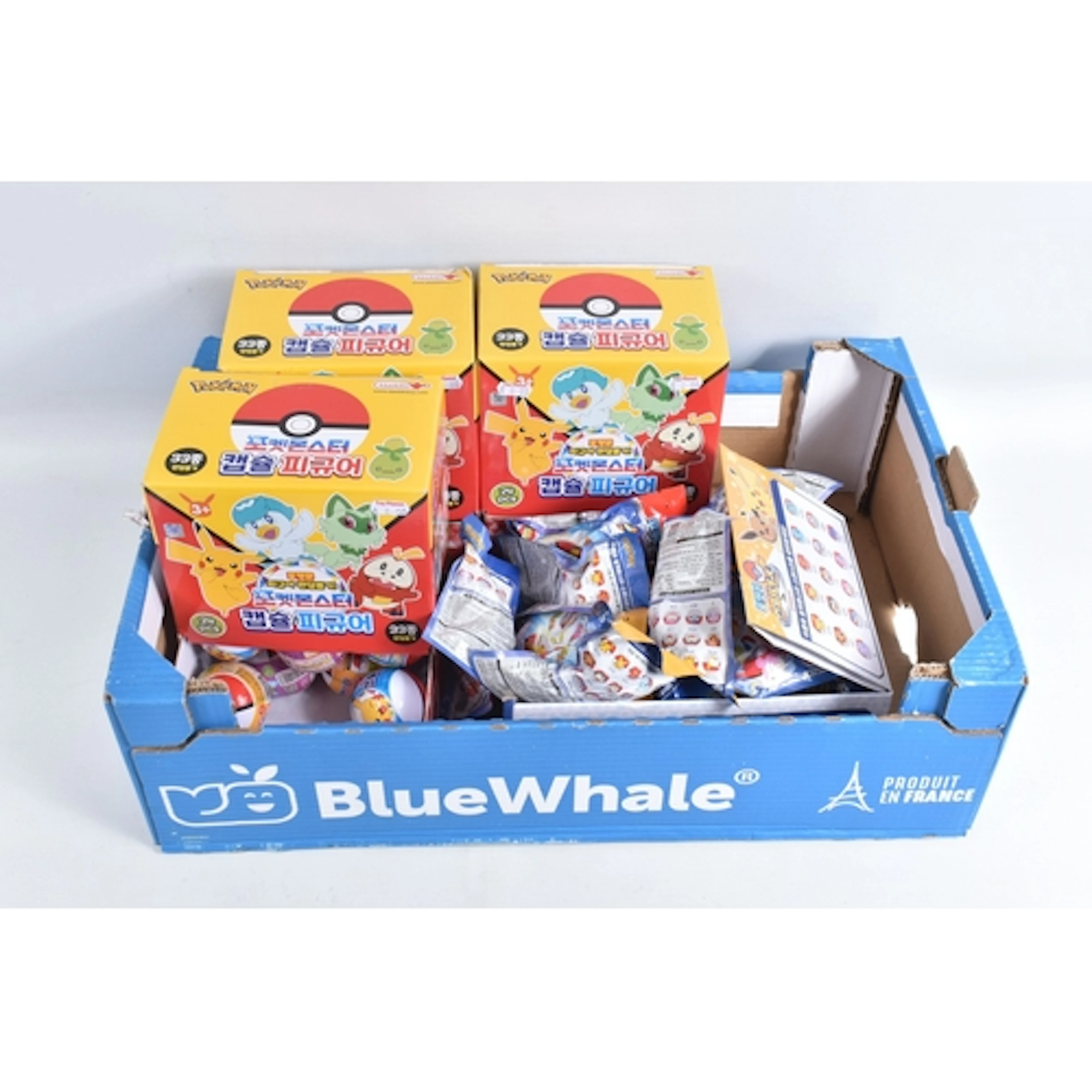 A TRAY OF MIXED MYSTERY POKEMON ITEMS, to include three Alad...