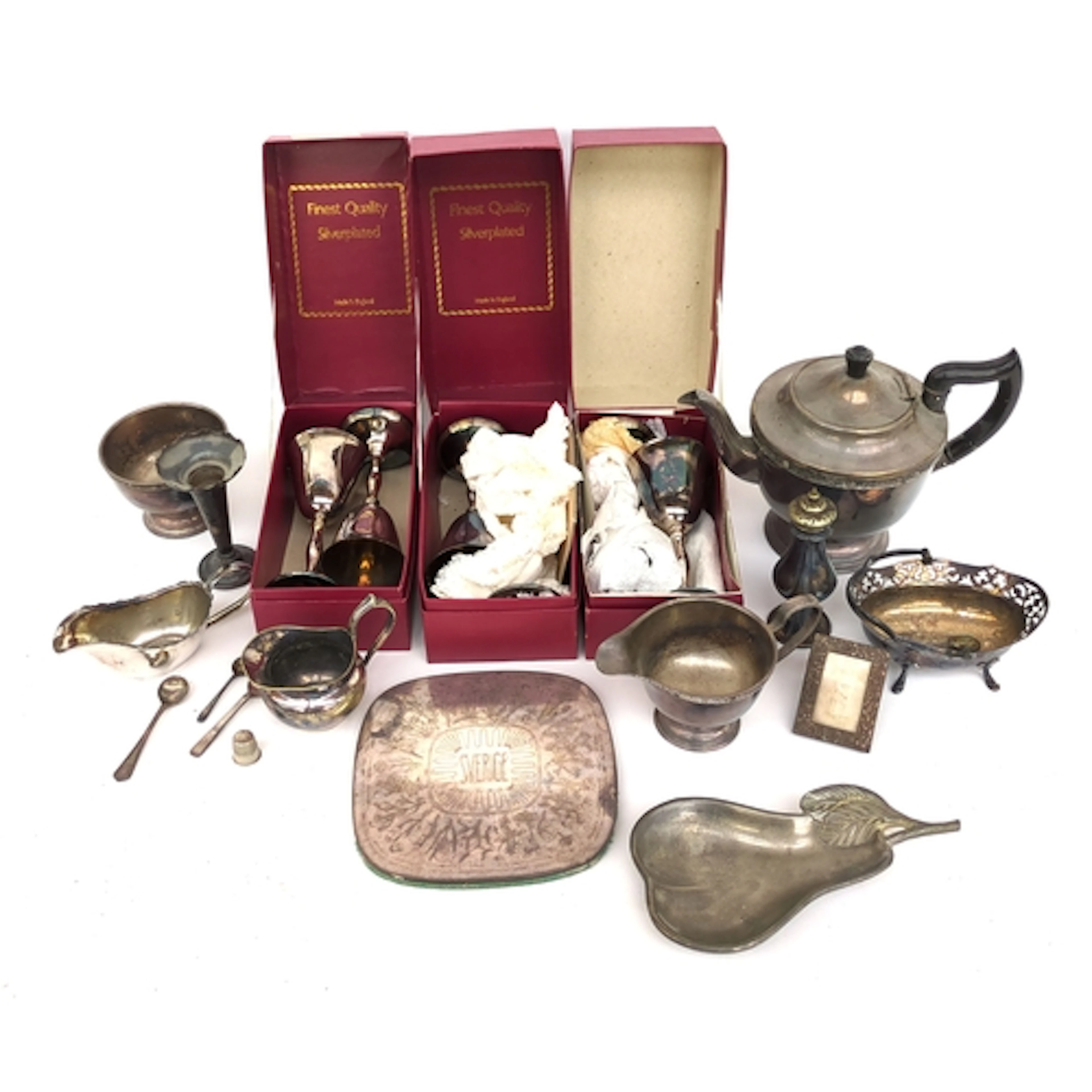 A mixed lot of silver plated items to include: Sverige engra...