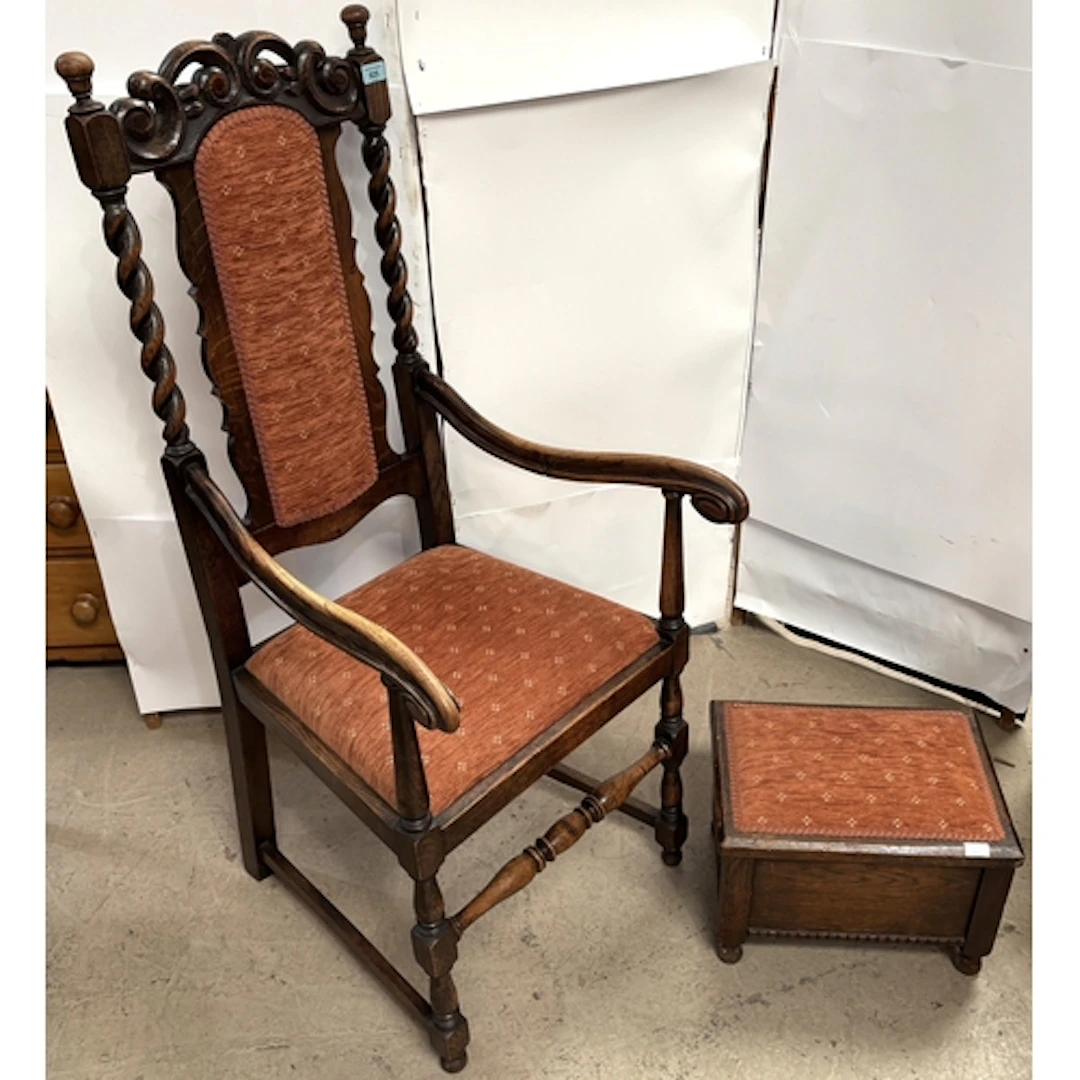 A late 19th/early 20th century Carolean style oak hall chair...