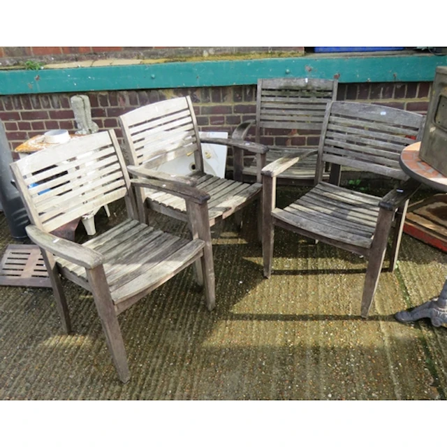 4 Wooden Garden Chairs (4) 6173