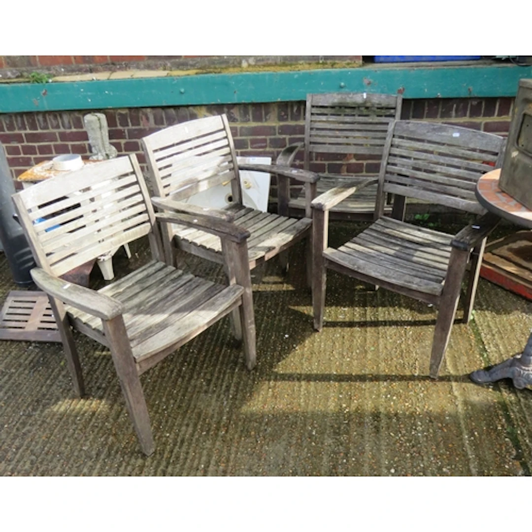 4 Wooden Garden Chairs (4) 6173
