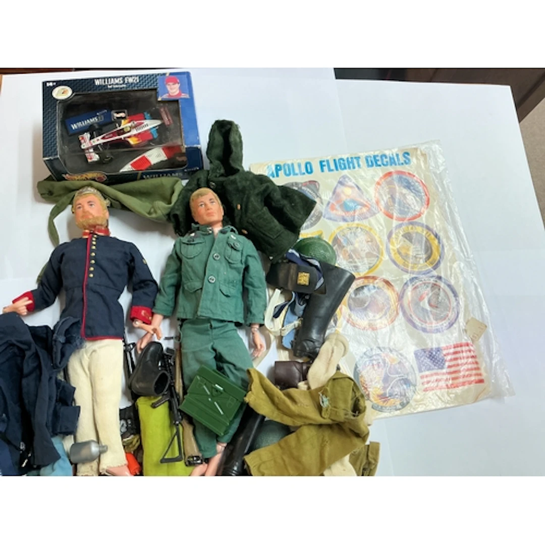 2 Loose Vintage Action Men, Accessories Etc.