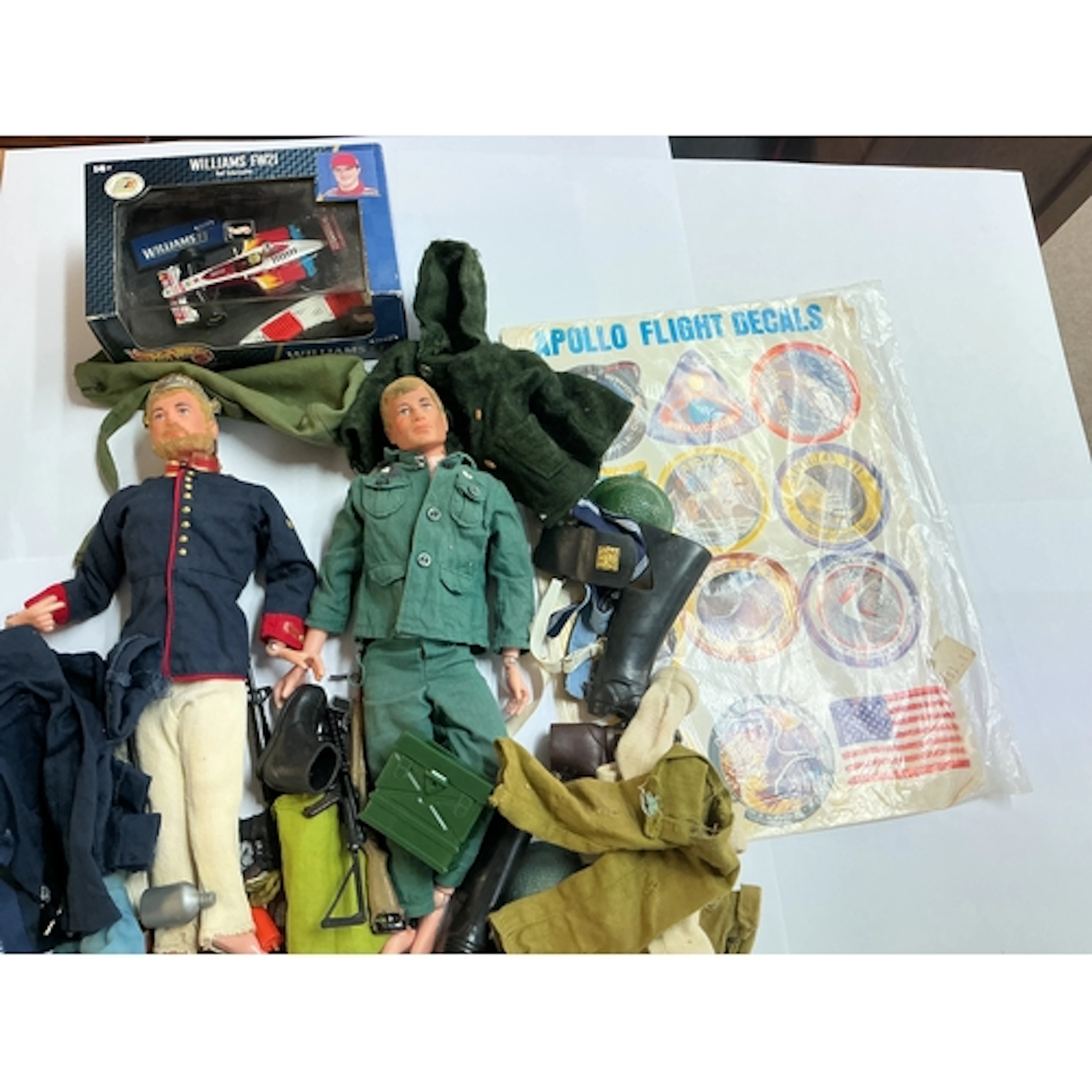 2 Loose Vintage Action Men, Accessories Etc.