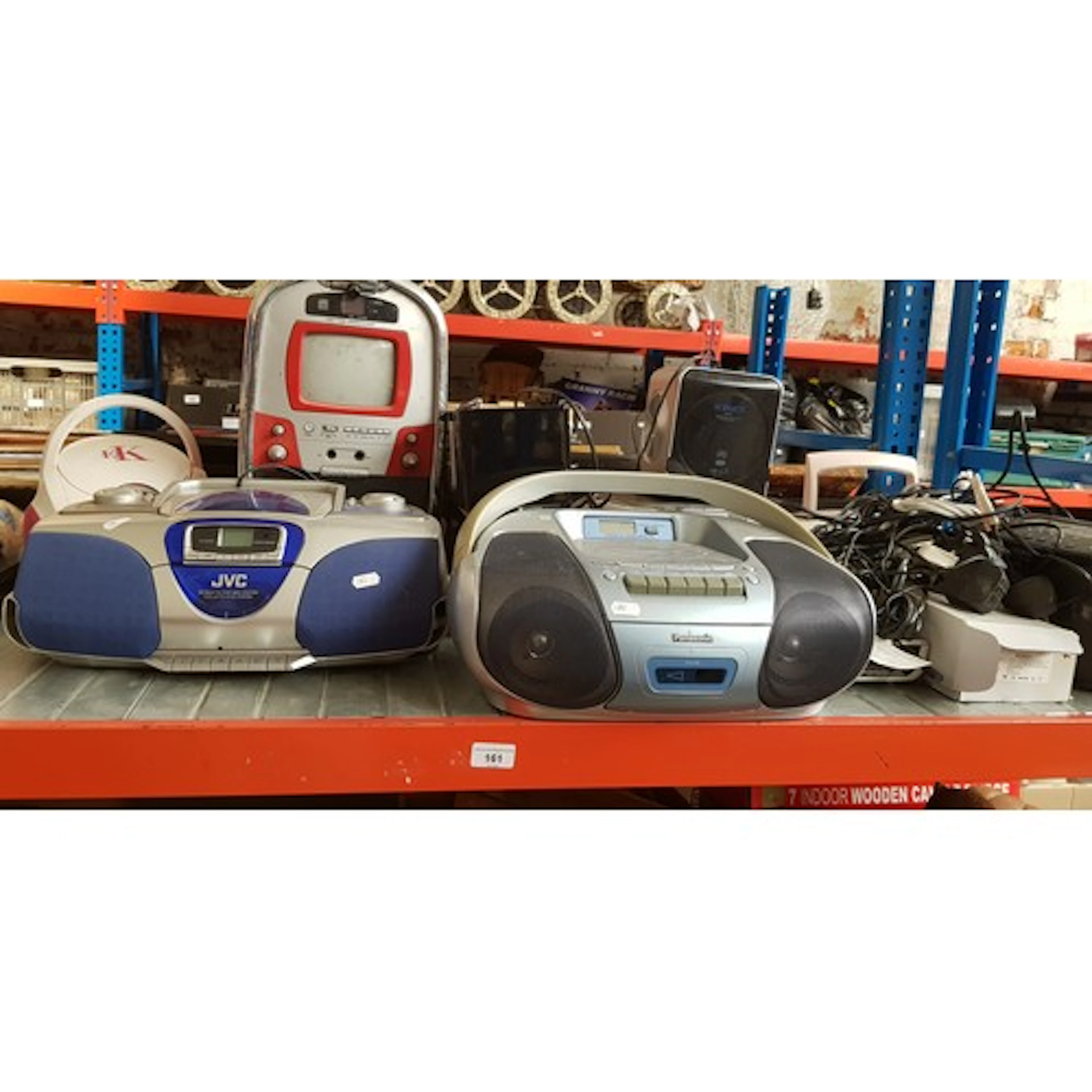 A collection of hi fi equipment including Roberts radio, CD ...