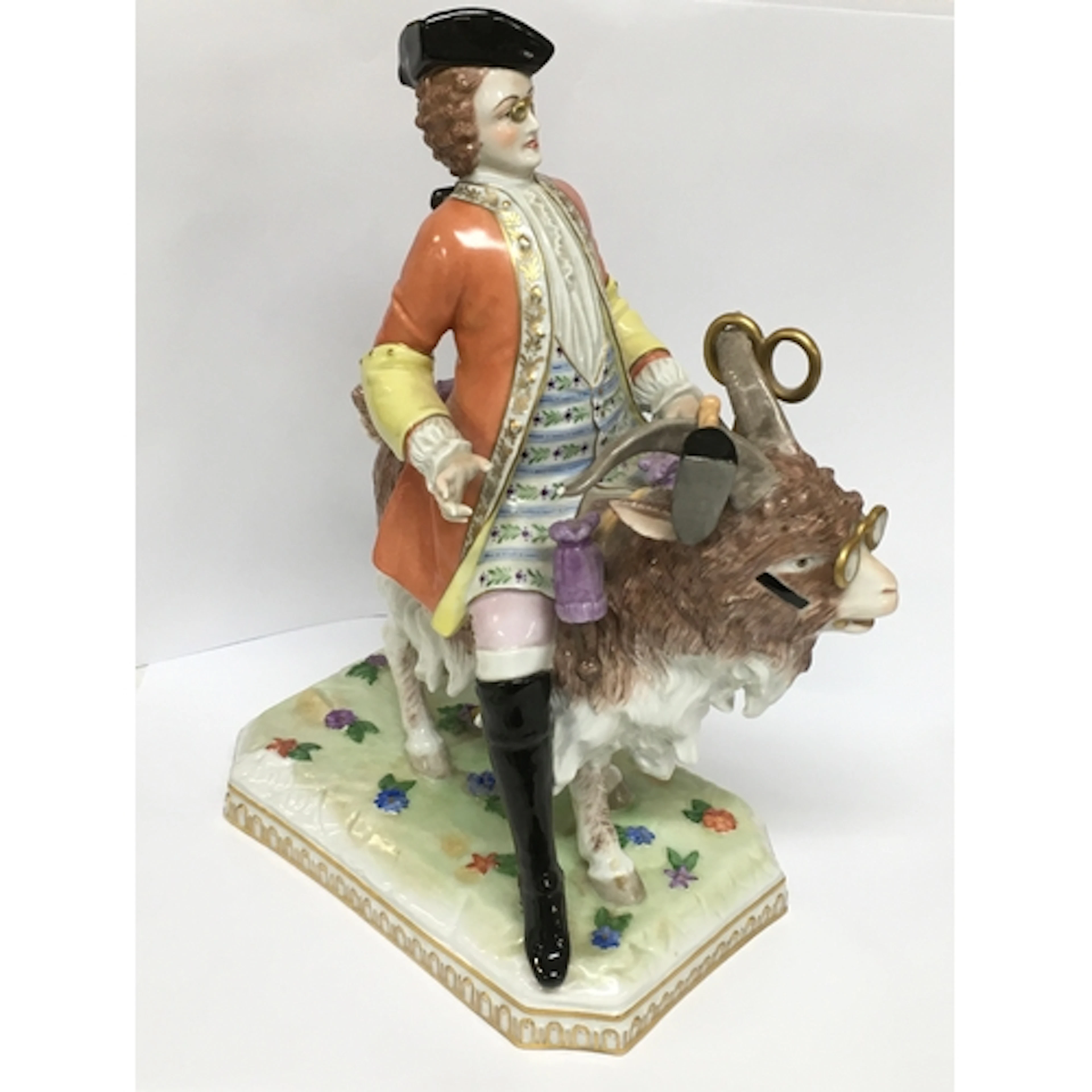 2 Dresden, Figurines.