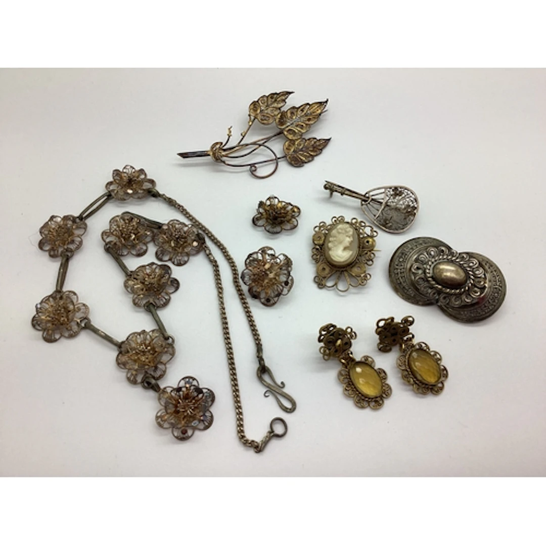 Vintage Gilt Filigree Single Stone Earrings, (unpierced clip...