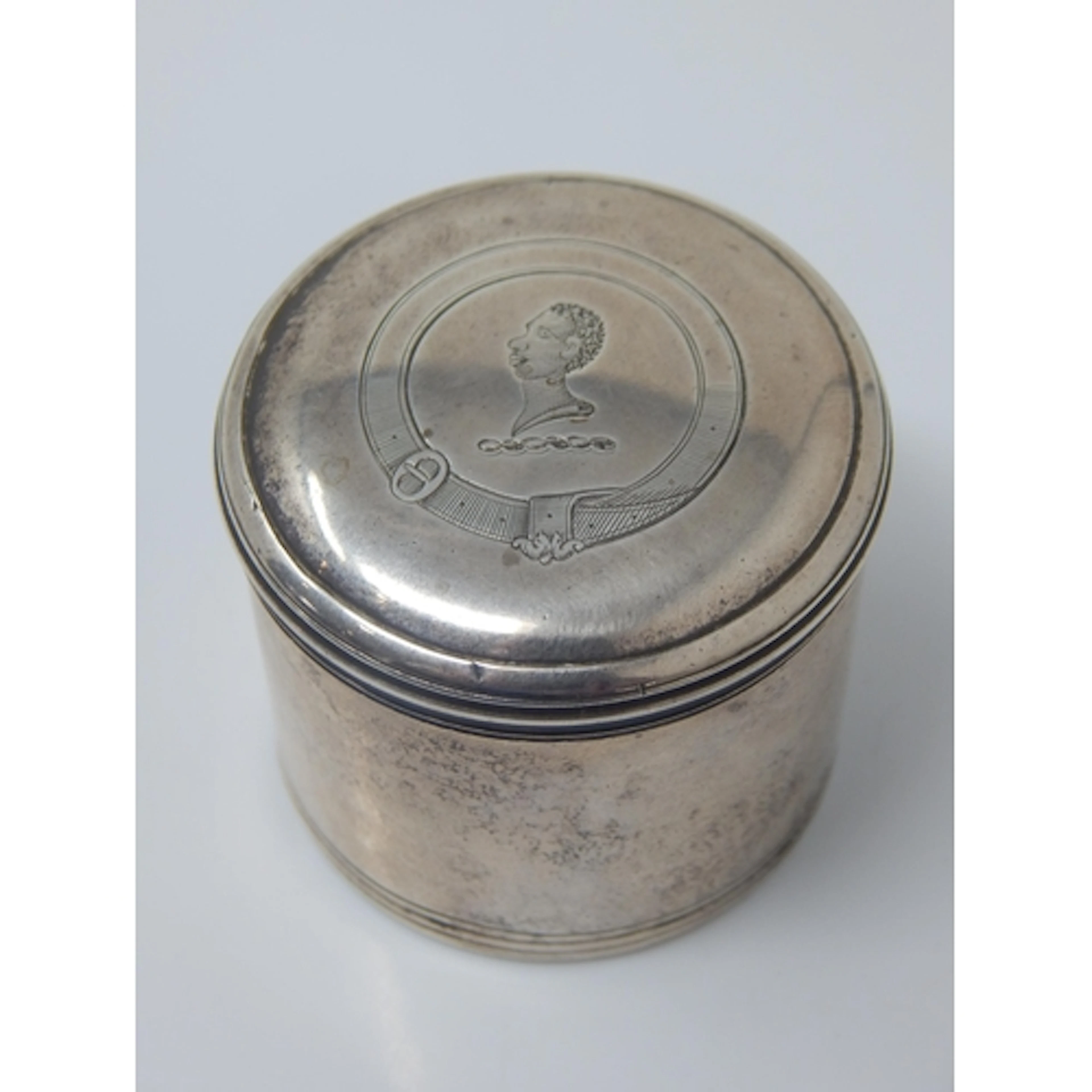 Unusual George III Silver Cylindrical Snuff Box, The Top Eng...
