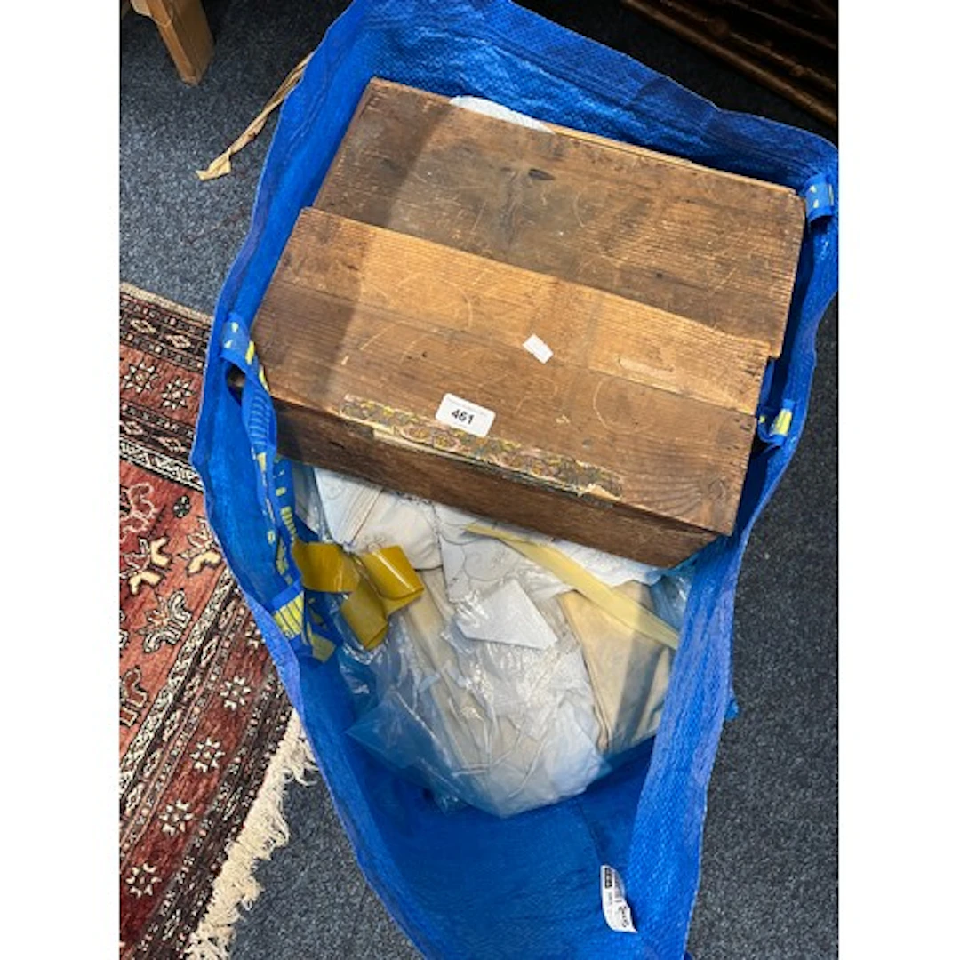Vintage box and a mix of linens, etc.