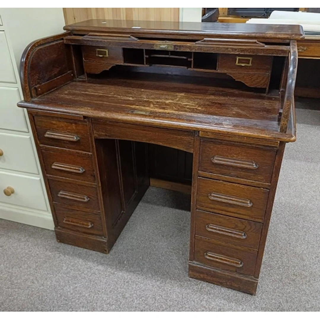 EARLY 20TH CENTURY OAK ROLL TOP DESK, OPENING TO FITTED INTE...